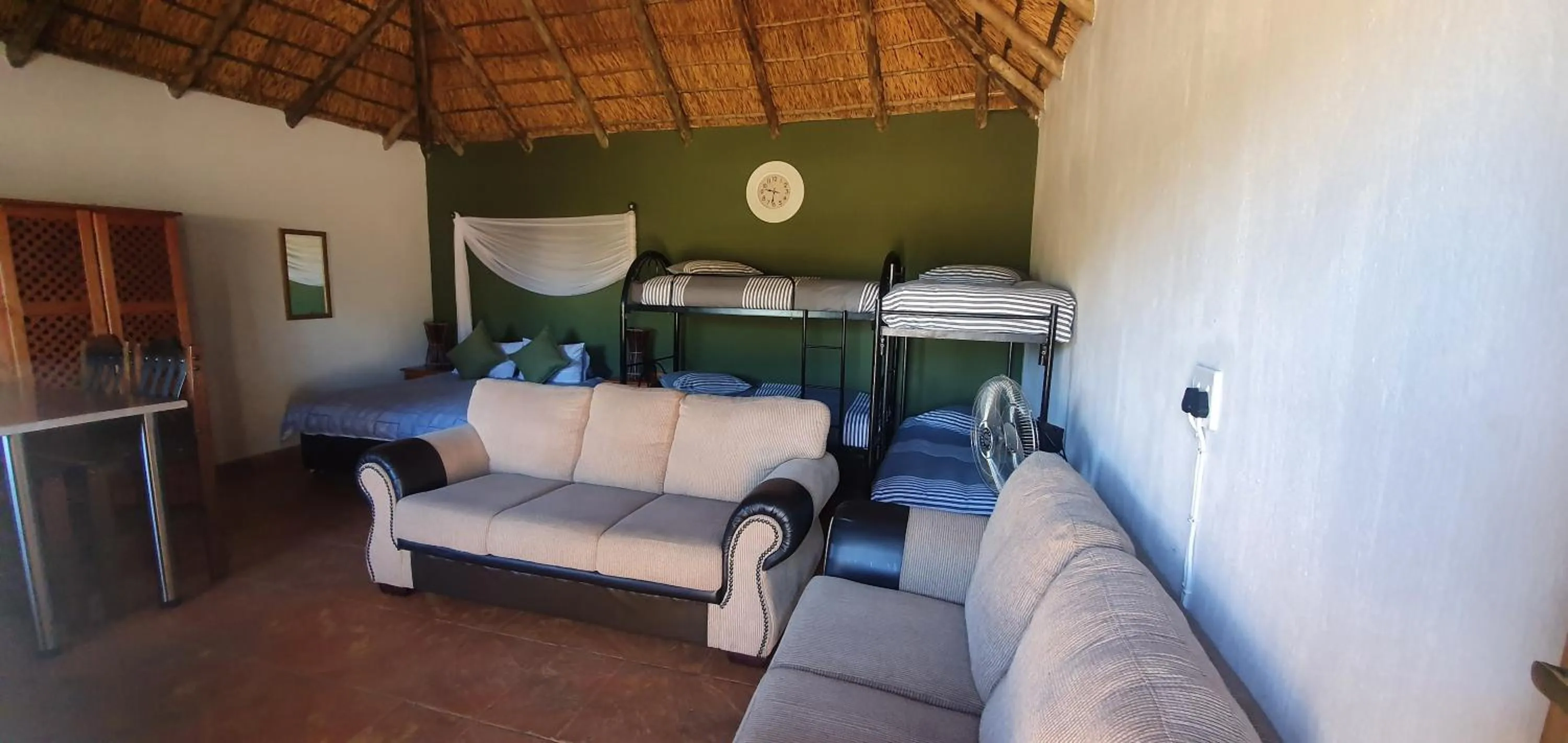Living room in Tava Lingwe Game Lodge & Wedding Venue