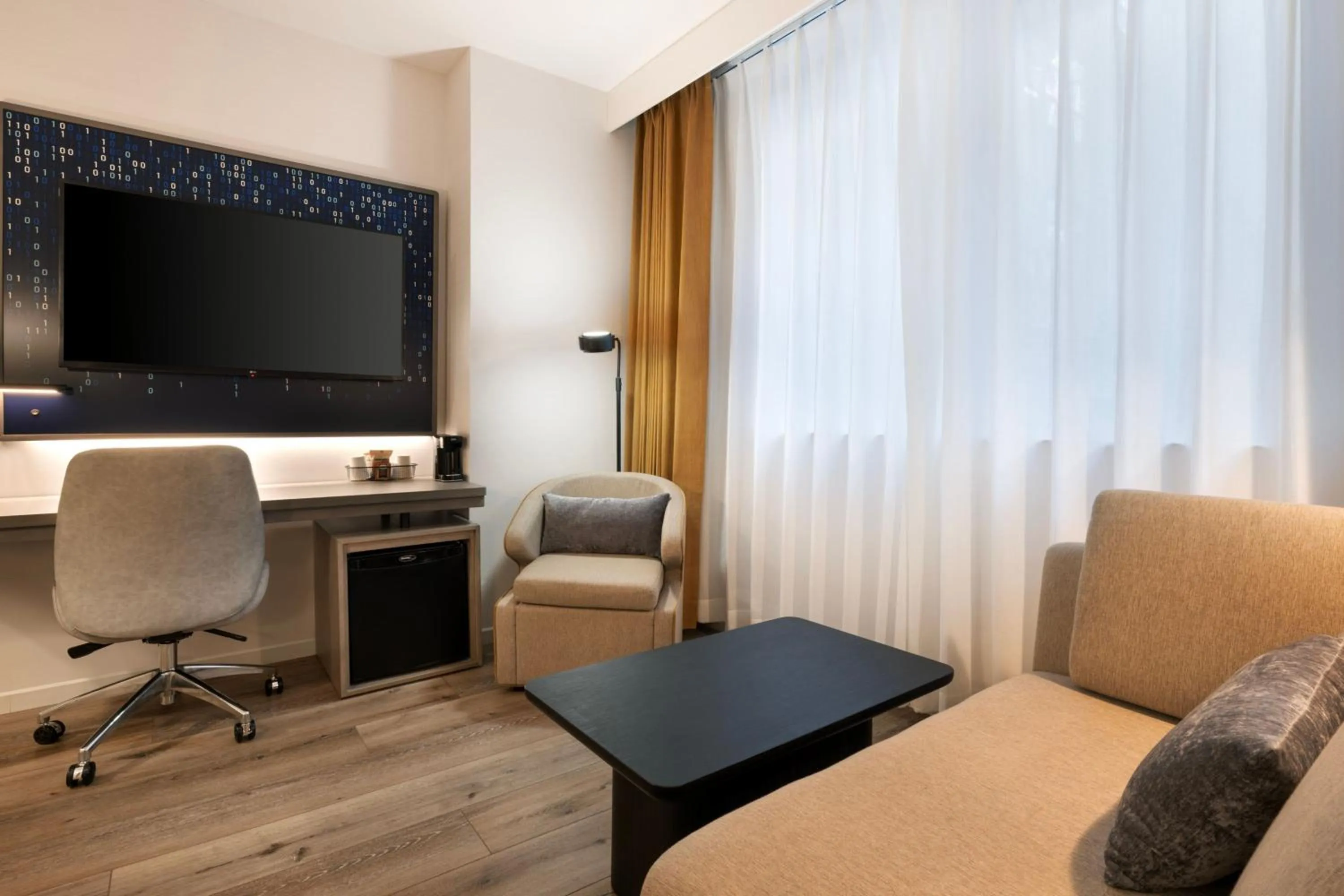 Photo of the whole room in Courtyard by Marriott New York Manhattan / Soho