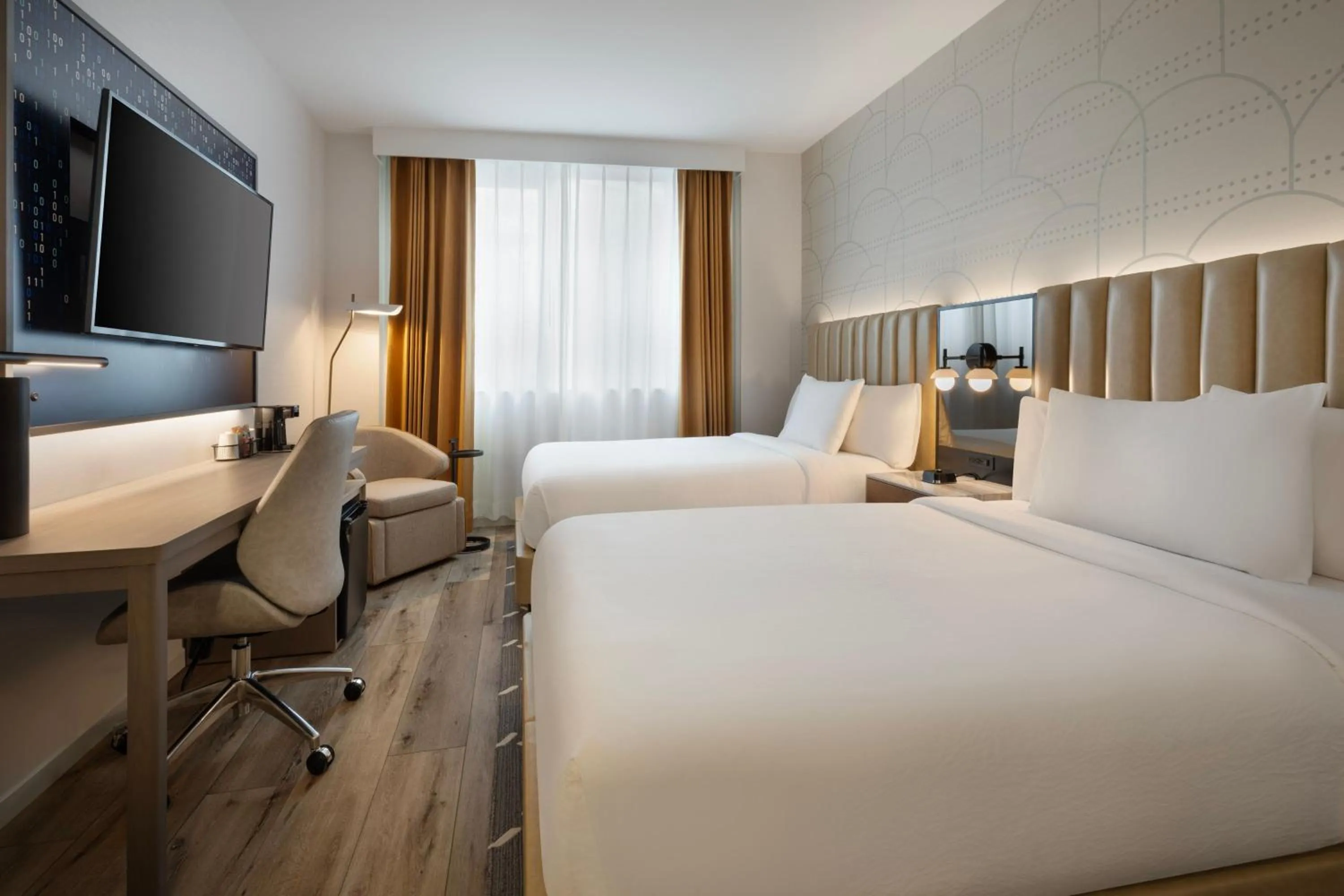 Photo of the whole room, Bed in Courtyard by Marriott New York Manhattan / Soho