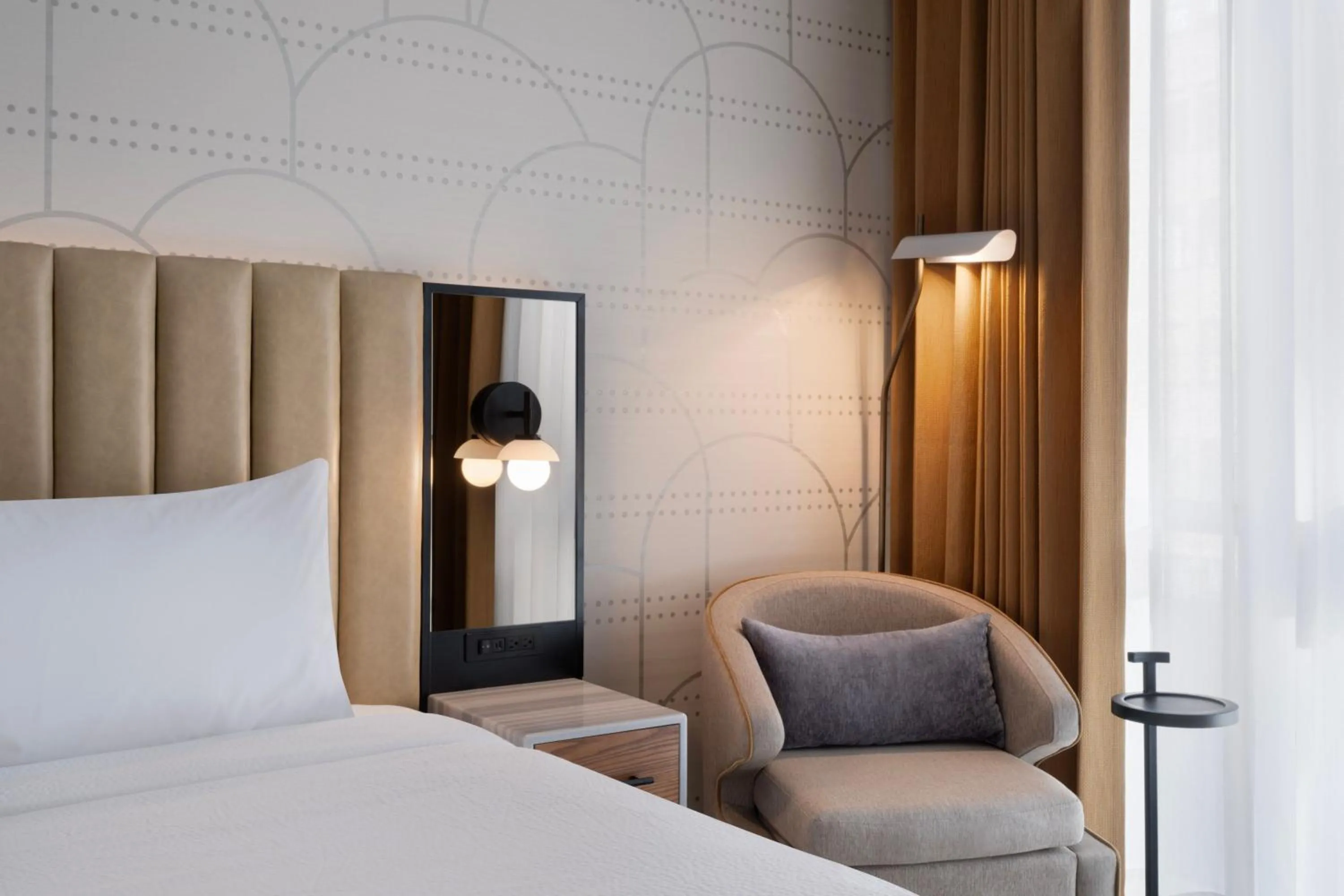 Photo of the whole room, Bed in Courtyard by Marriott New York Manhattan / Soho