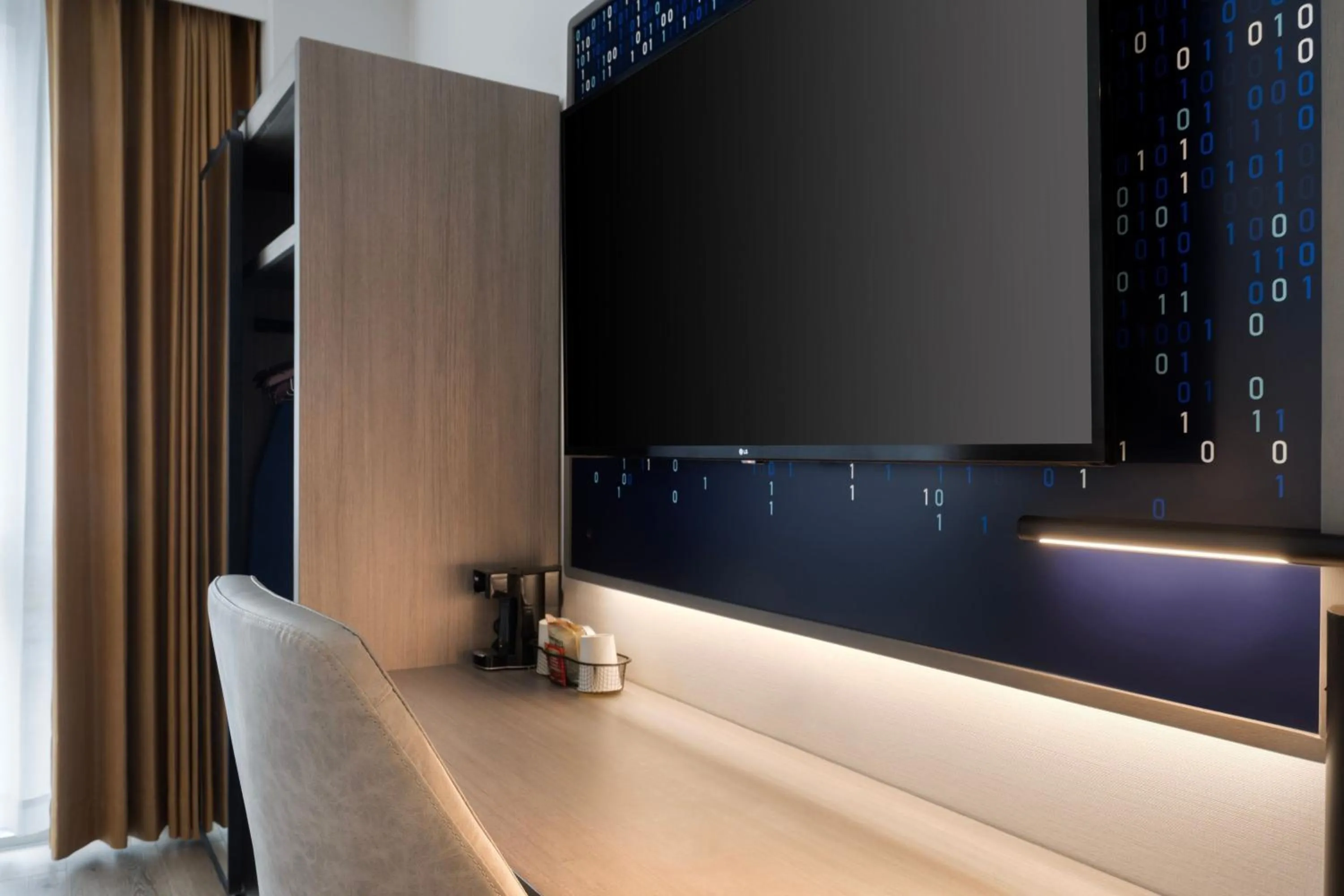 Photo of the whole room in Courtyard by Marriott New York Manhattan / Soho