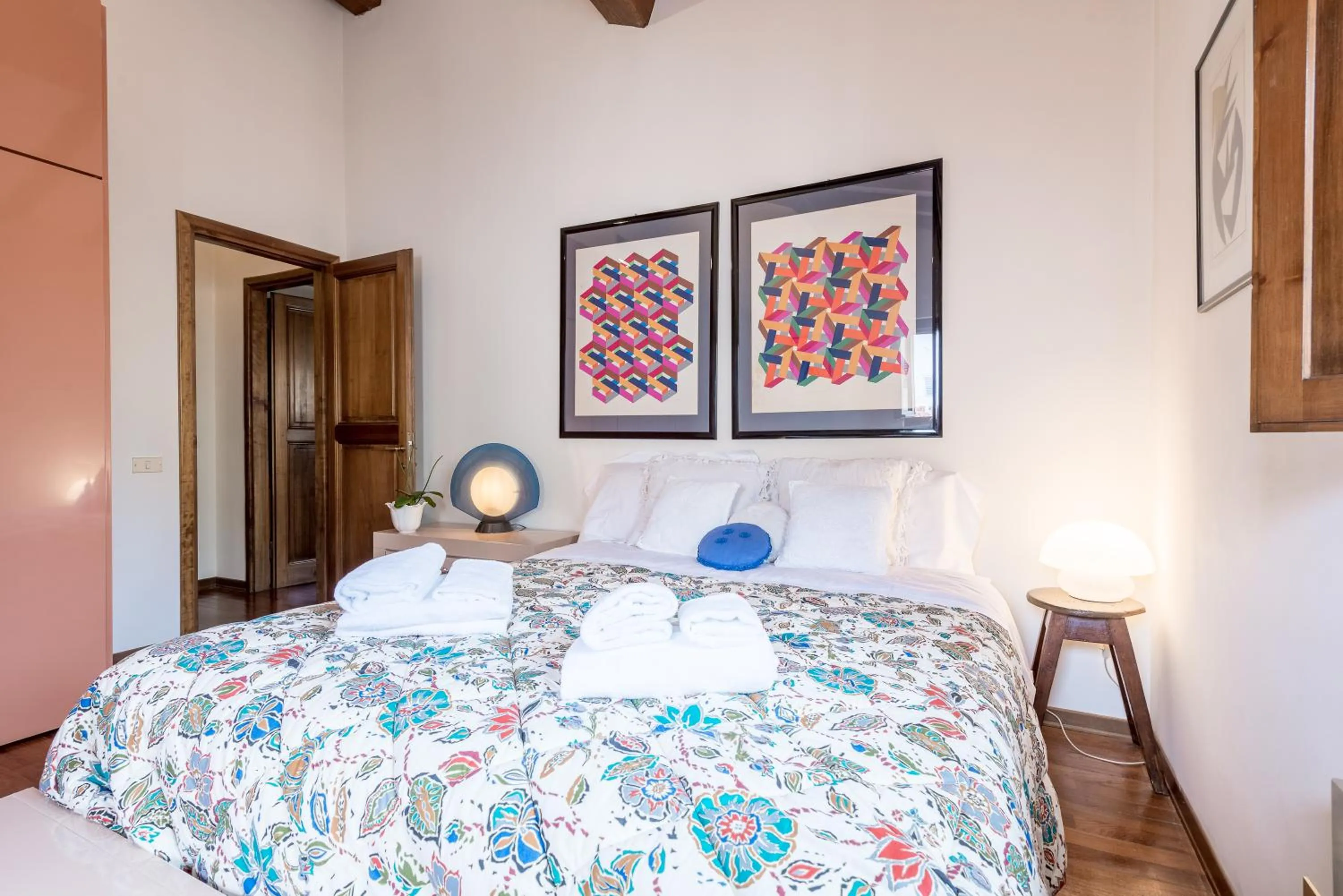 Bedroom, Bed in Prestige Signoria by Mmega