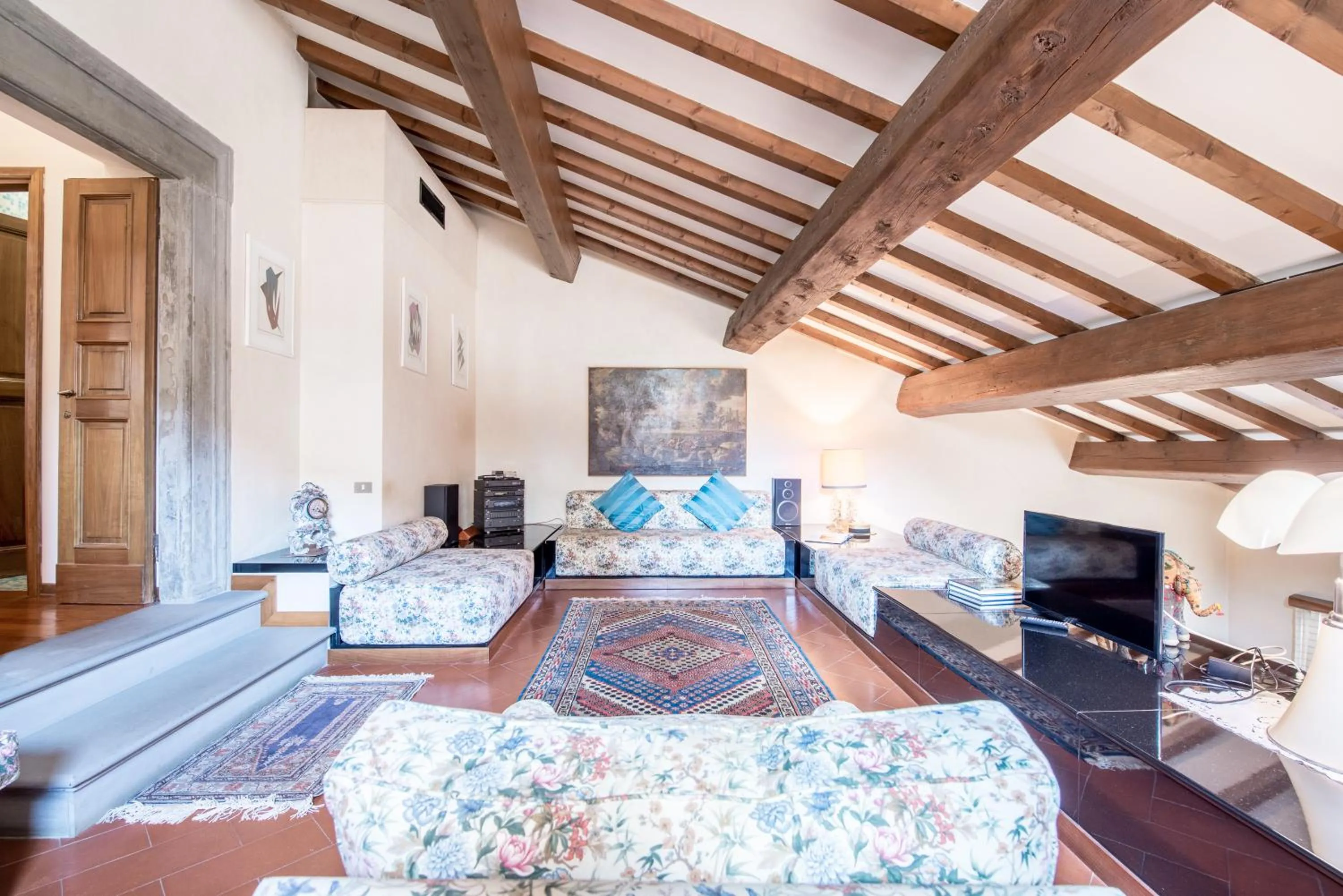 Living room in Prestige Signoria by Mmega