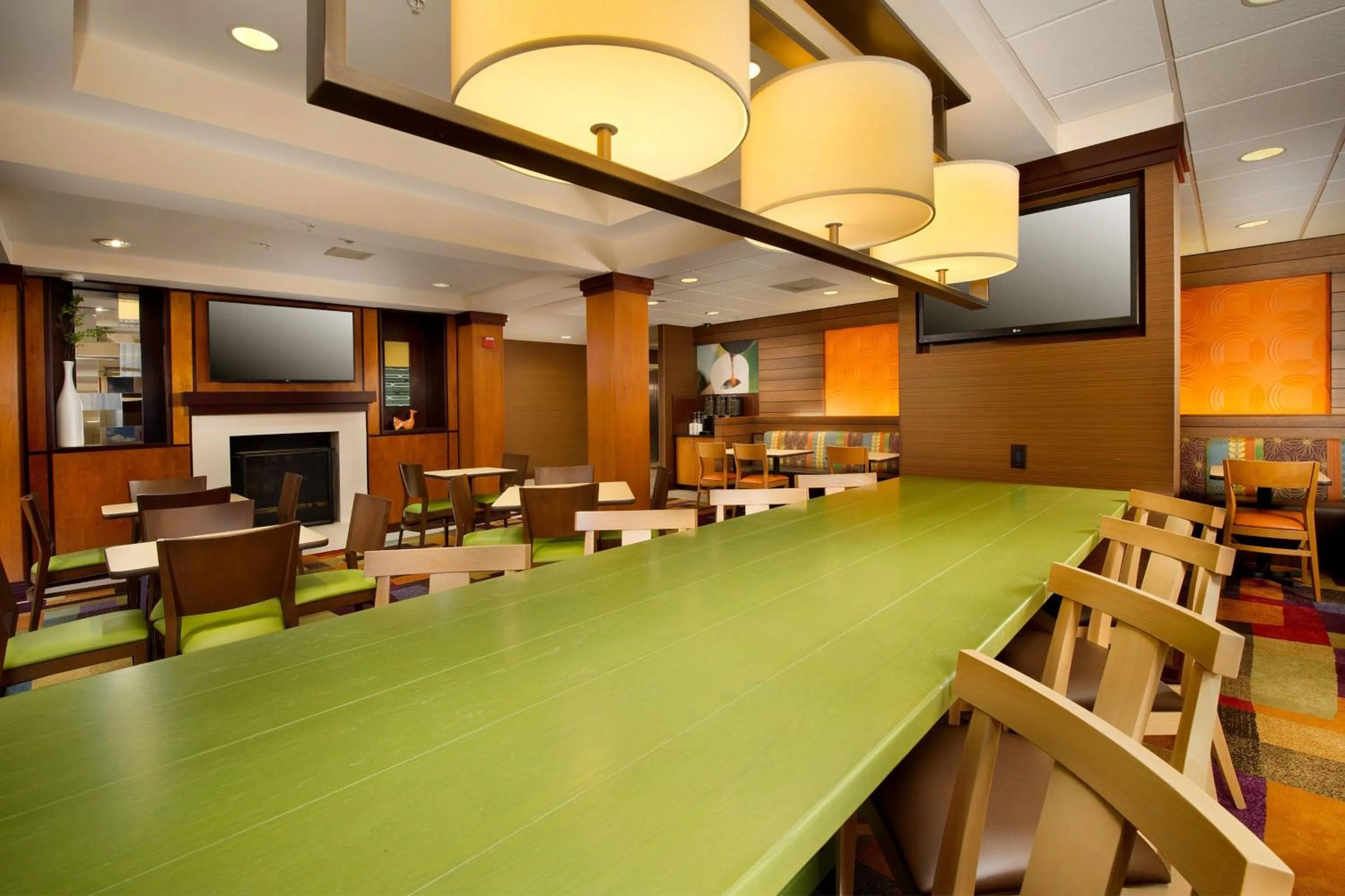 Dining area in Fairfield Inn & Suites Germantown Gaithersburg