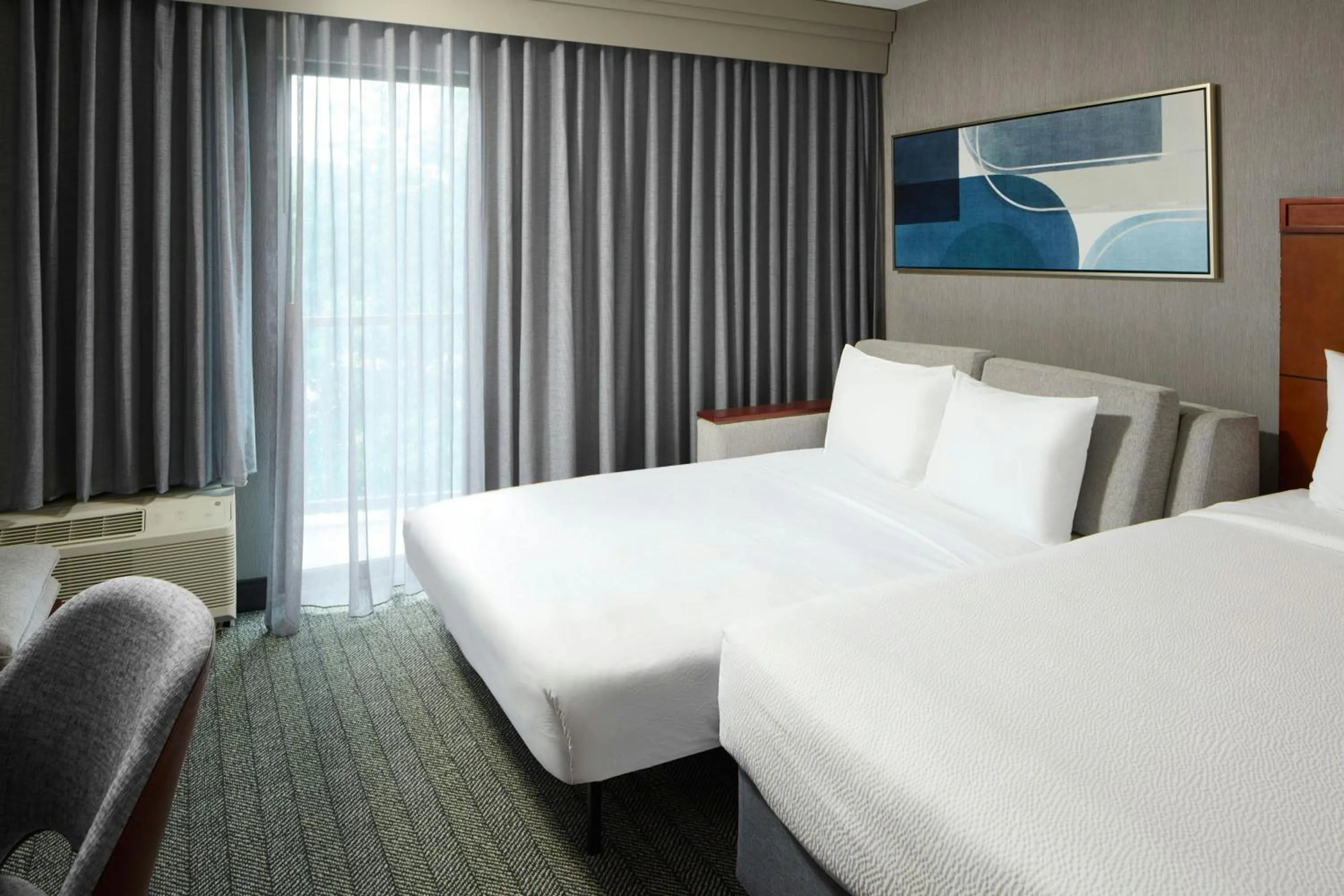 Photo of the whole room, Bed in Courtyard by Marriott Waldorf