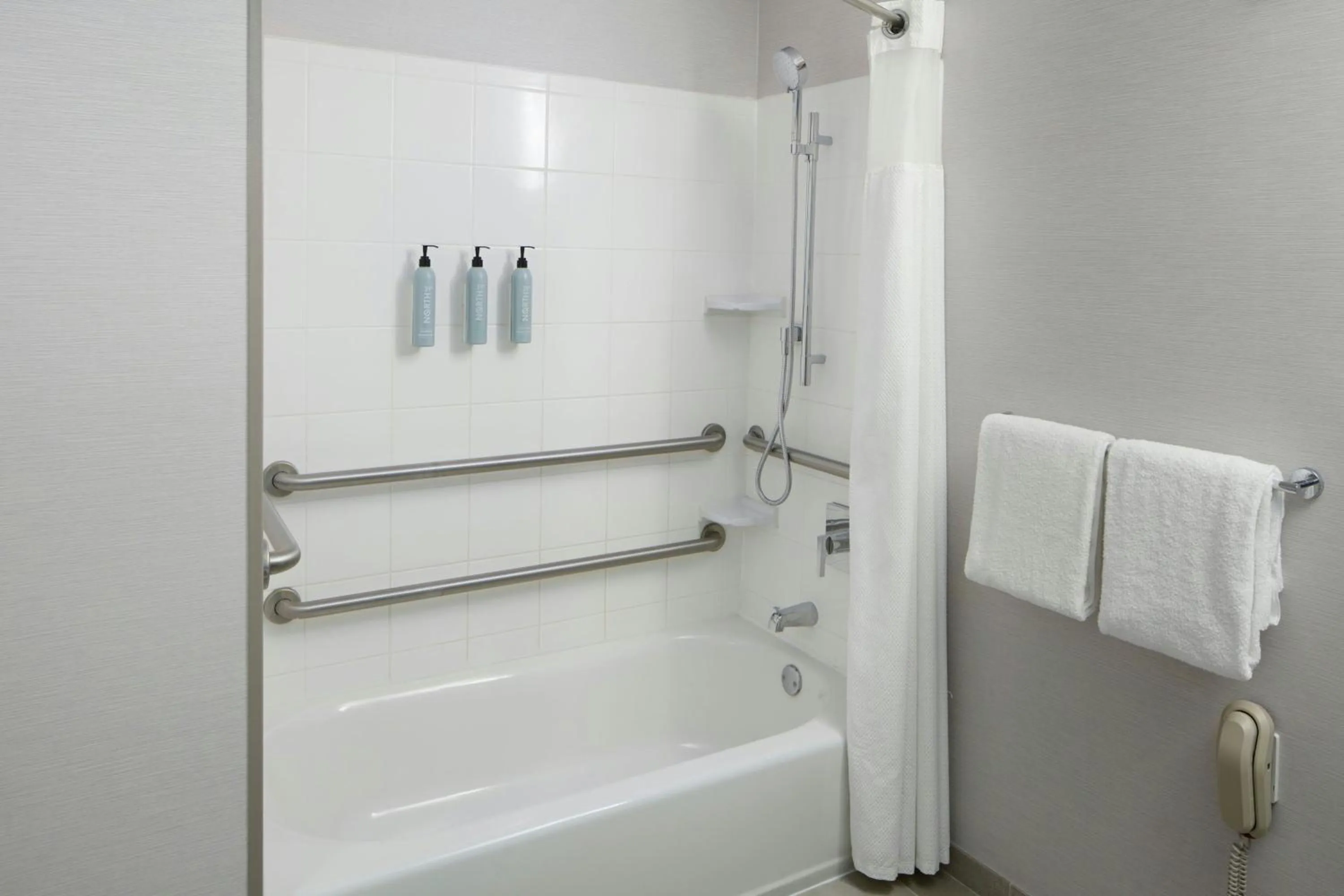 Bathroom in Courtyard by Marriott Waldorf