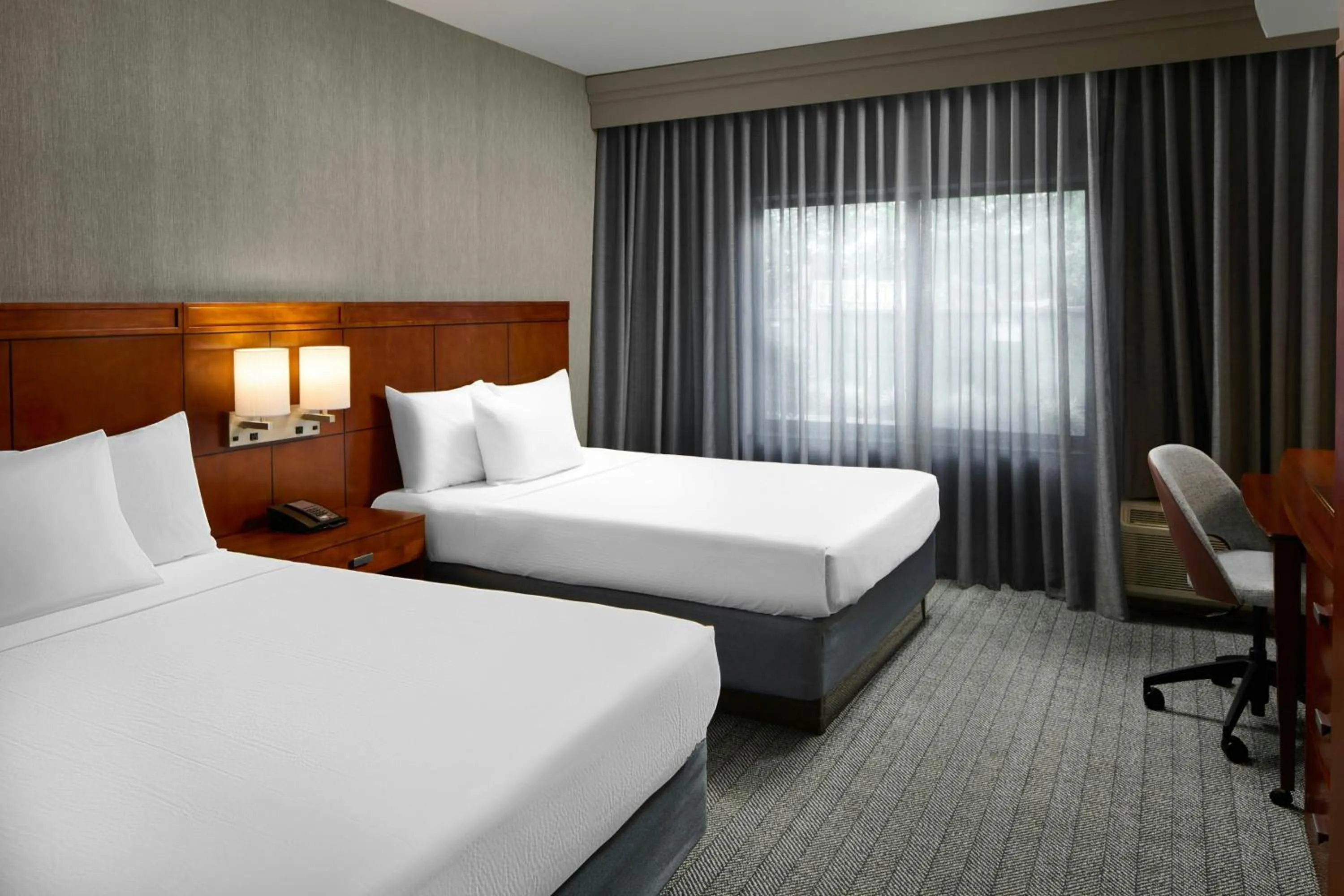 Photo of the whole room, Bed in Courtyard by Marriott Waldorf