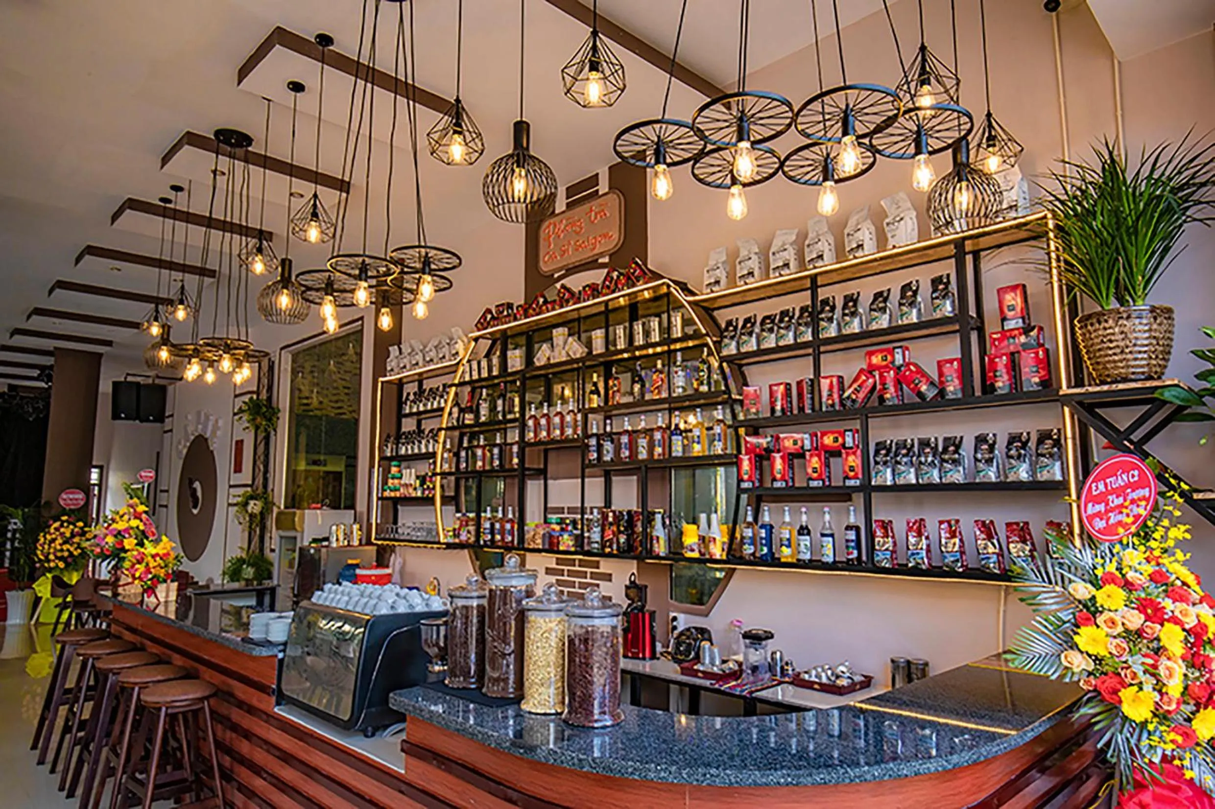 Restaurant/places to eat in Sai Gon Dak Nong Hotel