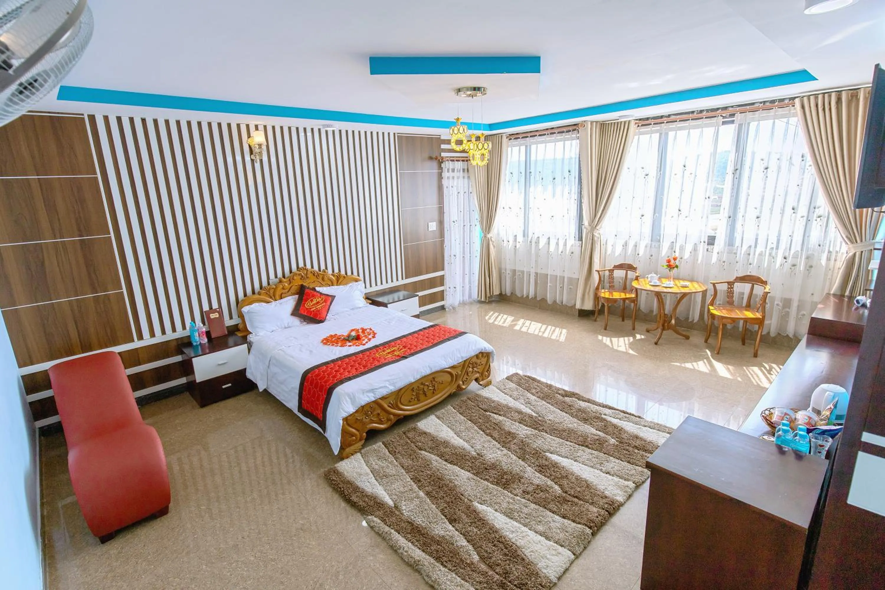 Photo of the whole room, Bed in Sai Gon Dak Nong Hotel