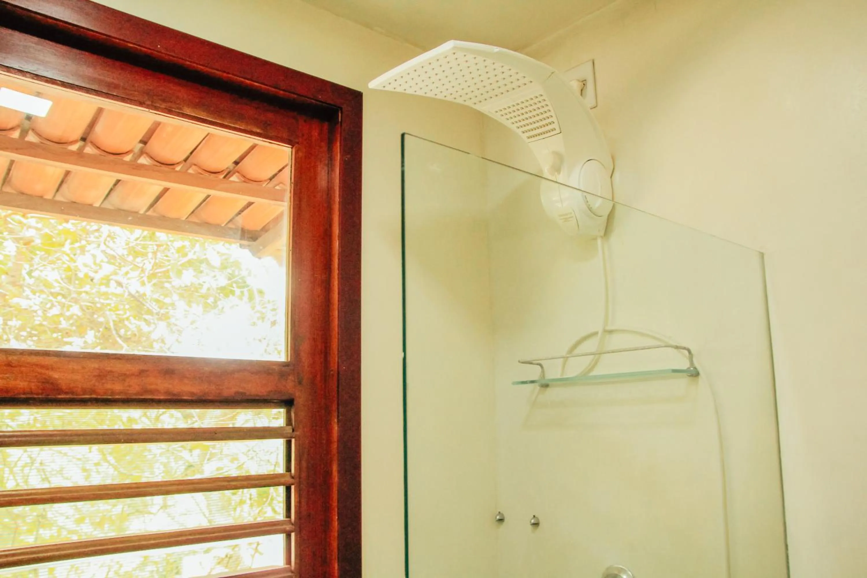 Shower in Pipa Panorama Aparthotel