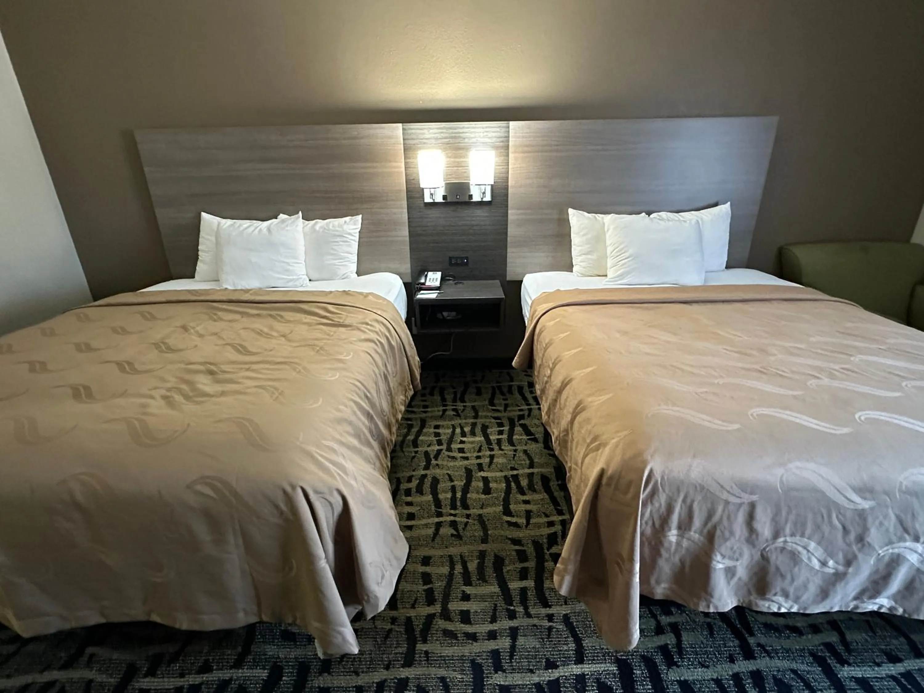 Bedroom, Bed in Quality Inn