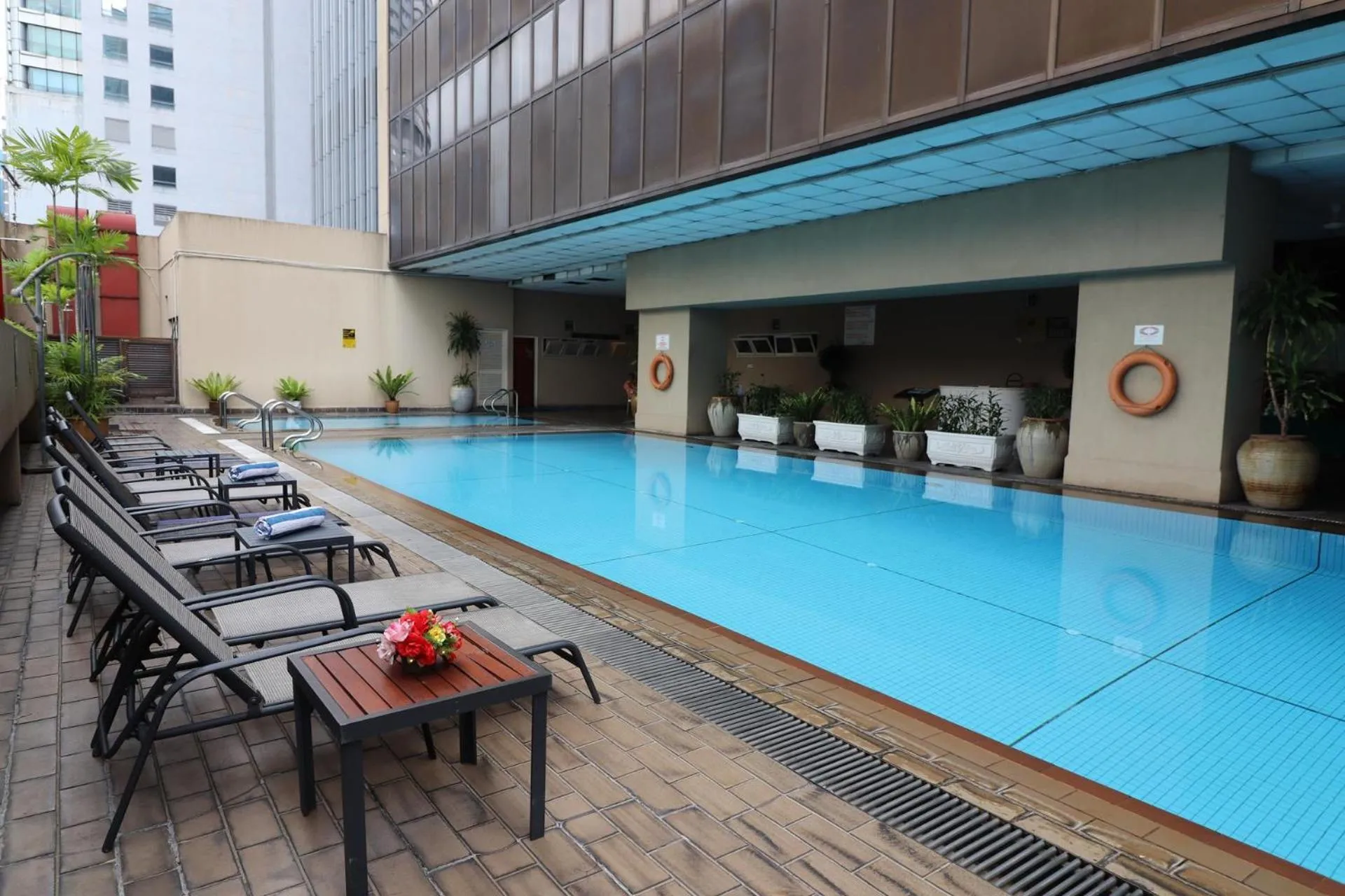 Swimming pool in Hotel Grand Continental Kuala Lumpur