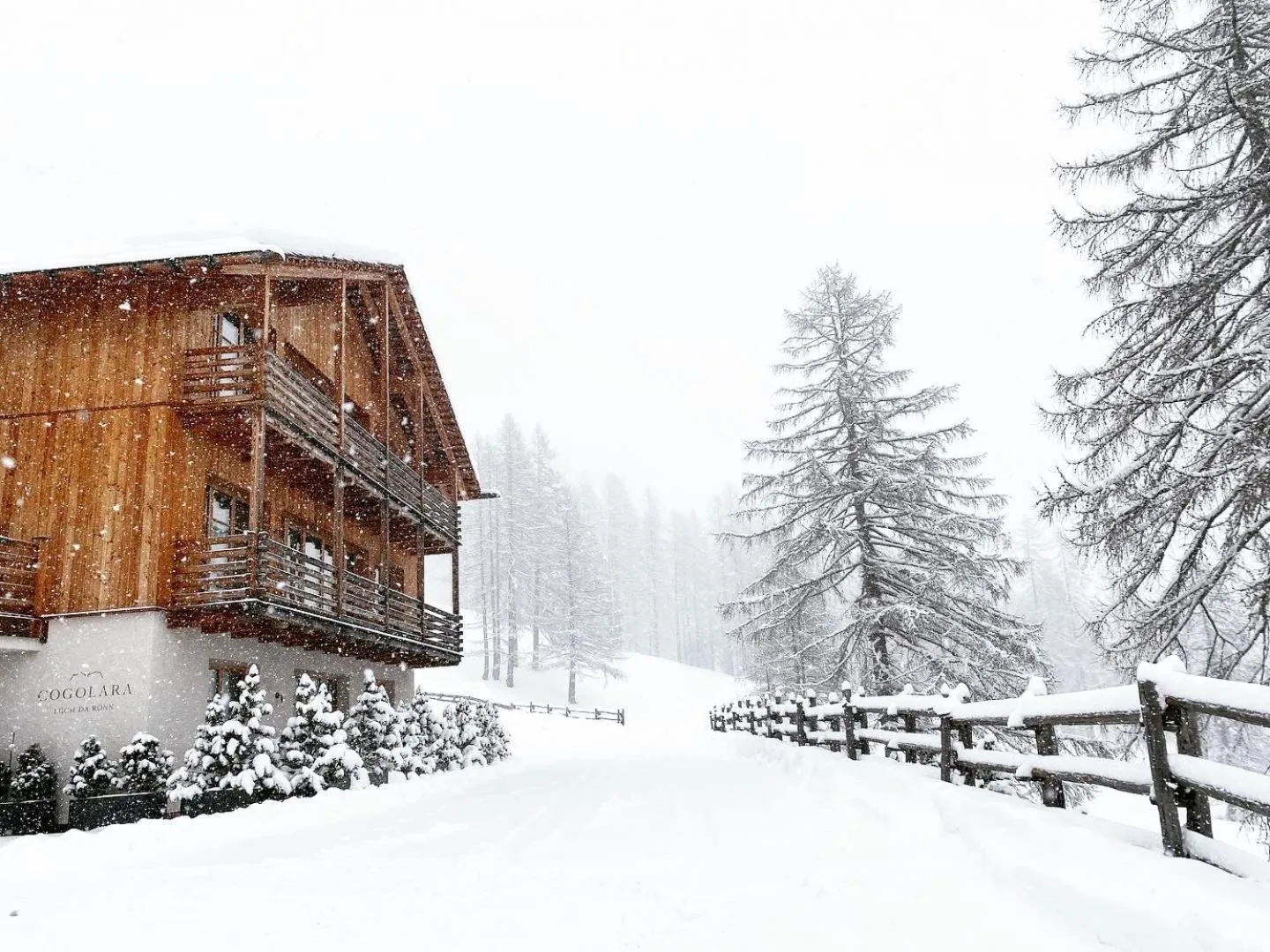 Property building in Chalet Cogolara