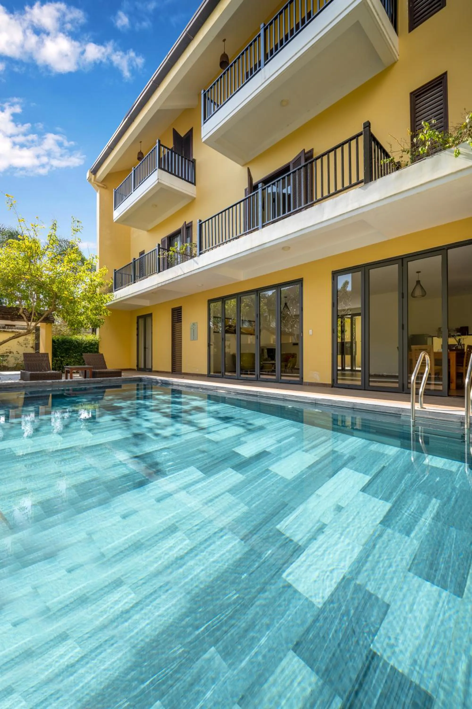 Property building in Hoa Co Villa - Garden & Poolview