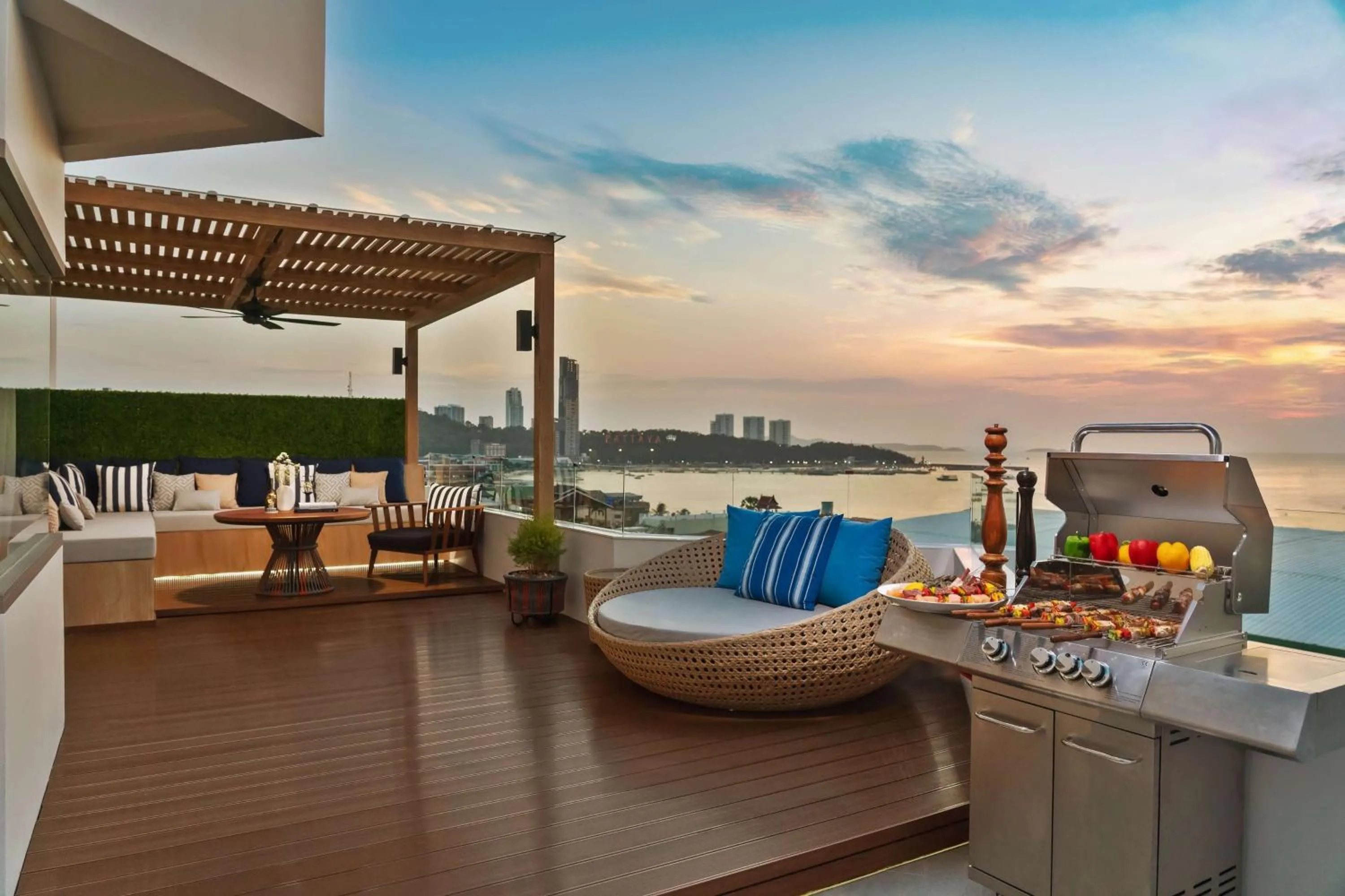 Beach in Avani Pattaya Resort