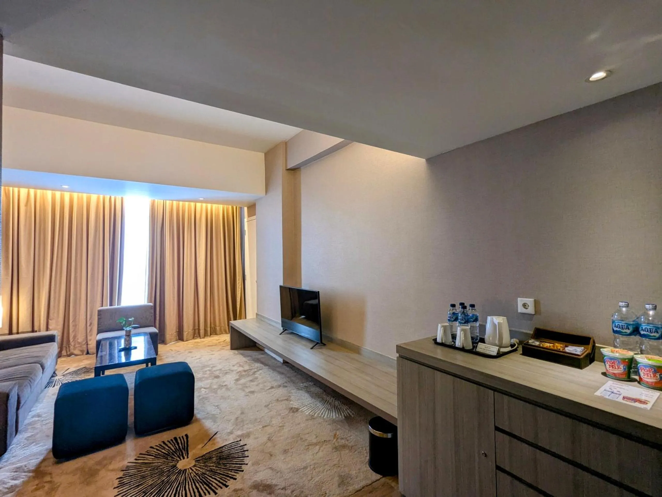 Junior Suite in Grand Zuri Cikarang Jababeka