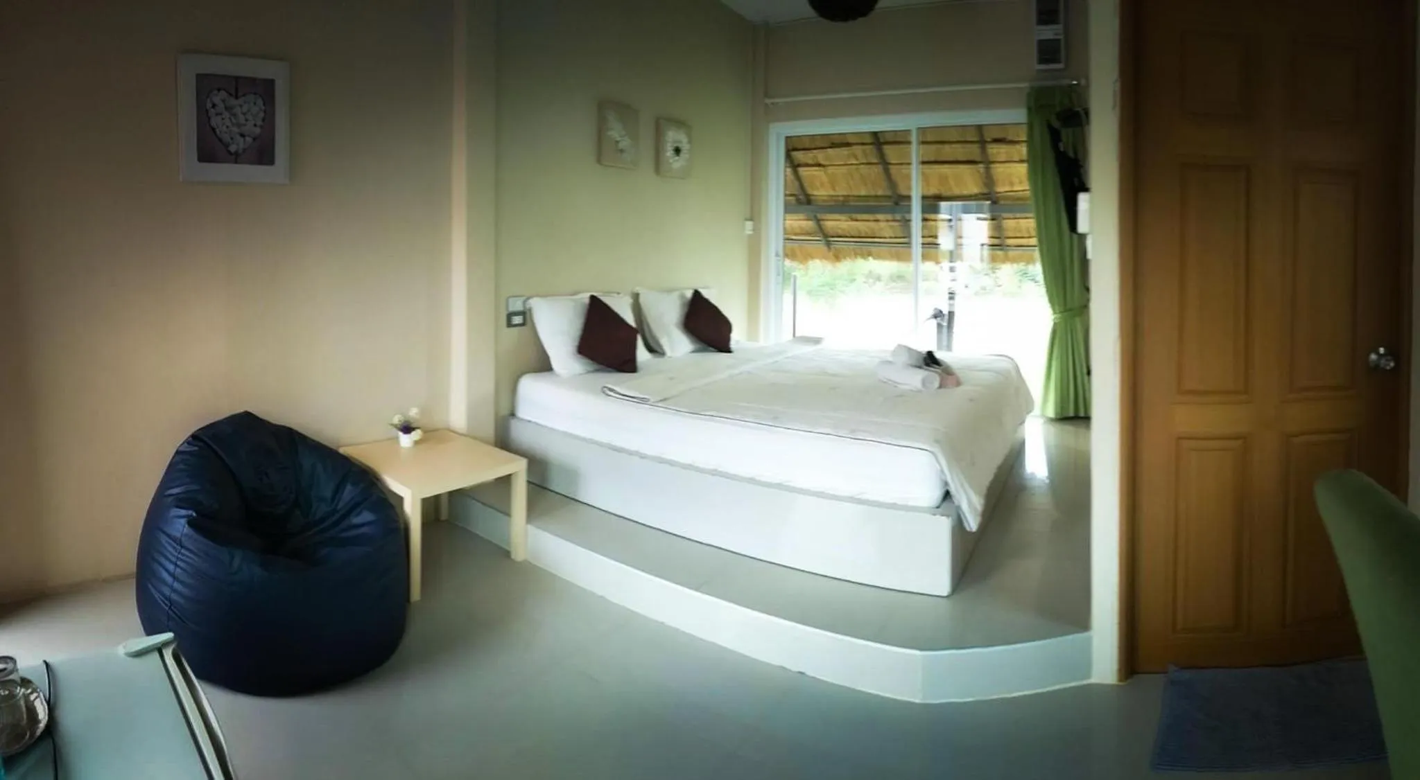 Bed in Suwi Coco Ville Resort