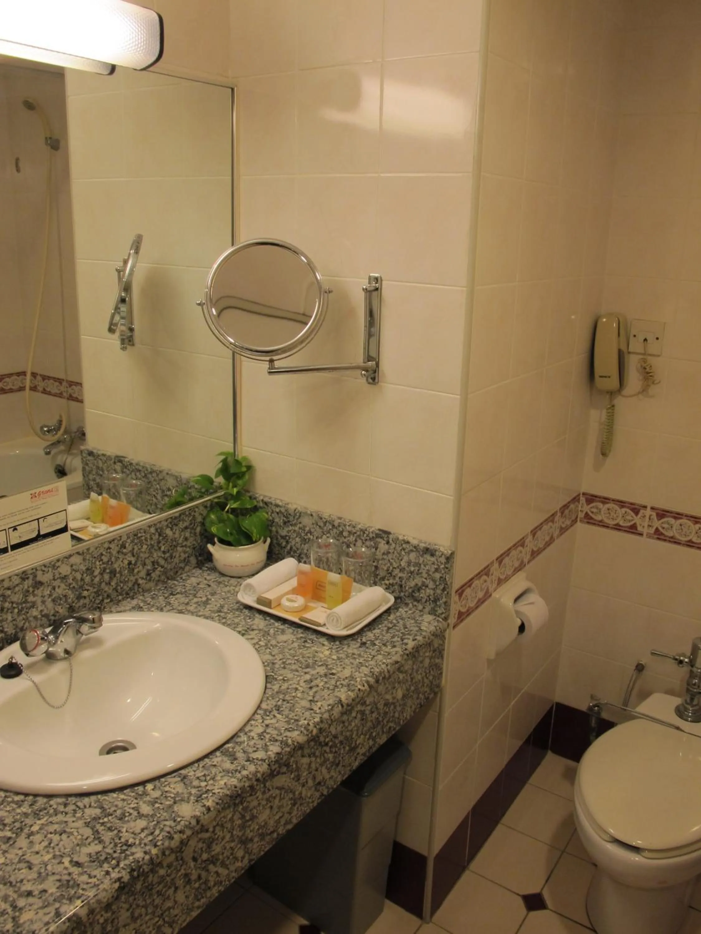 Bathroom in Hotel Grand Continental Kuching