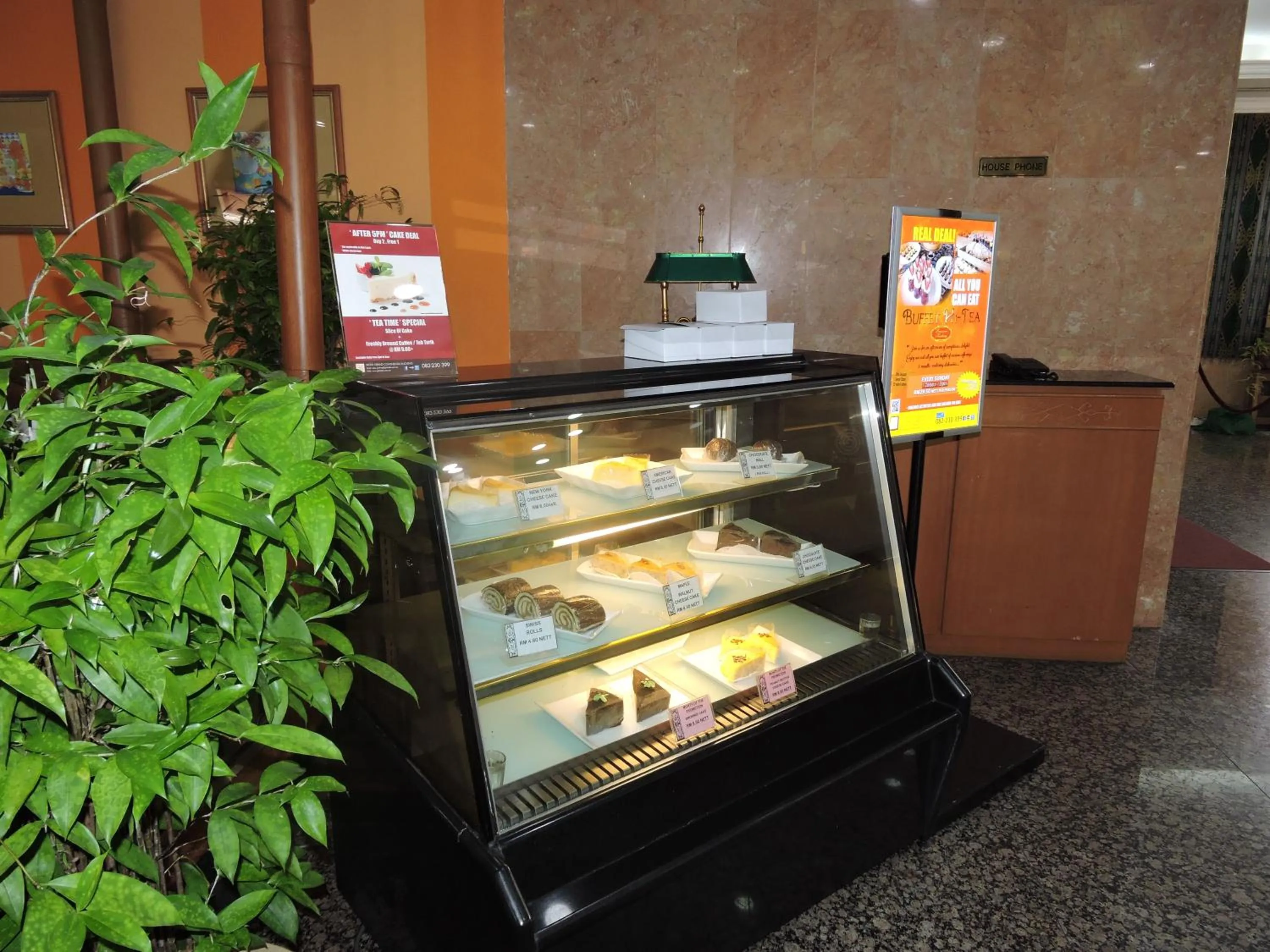 Food and drinks in Hotel Grand Continental Kuching