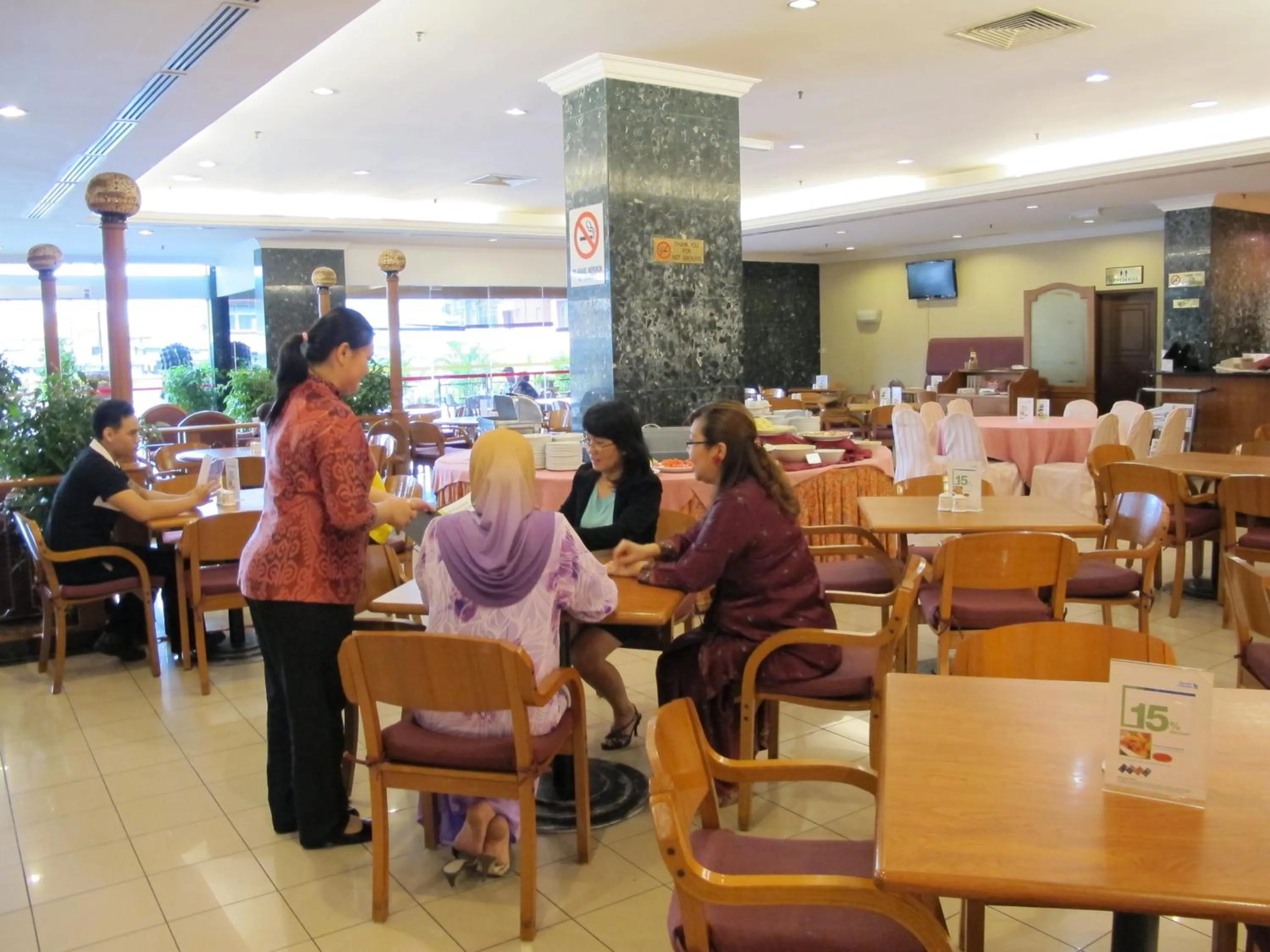 Restaurant/places to eat in Hotel Grand Continental Kuching