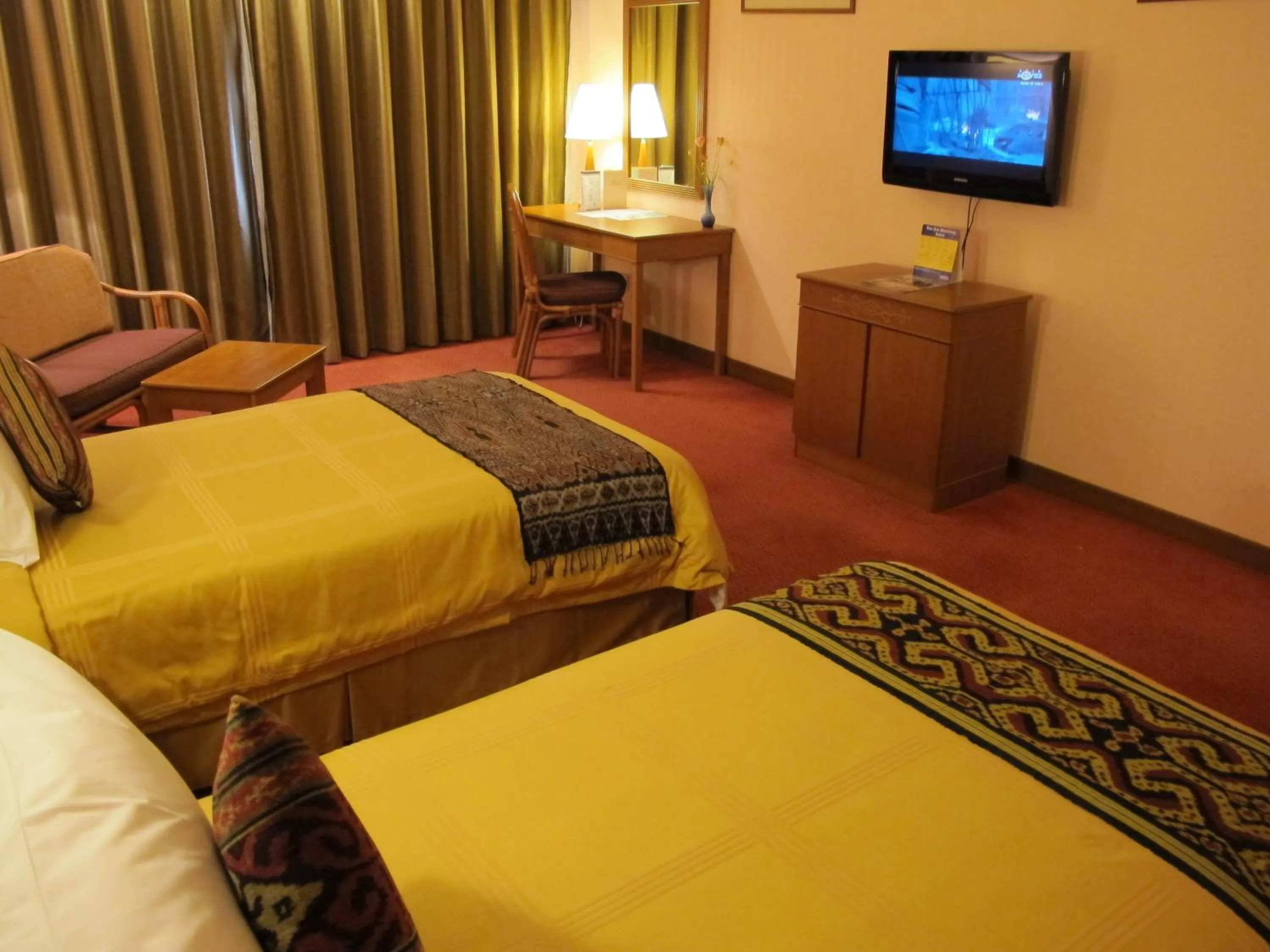 Bedroom, Bed in Hotel Grand Continental Kuching