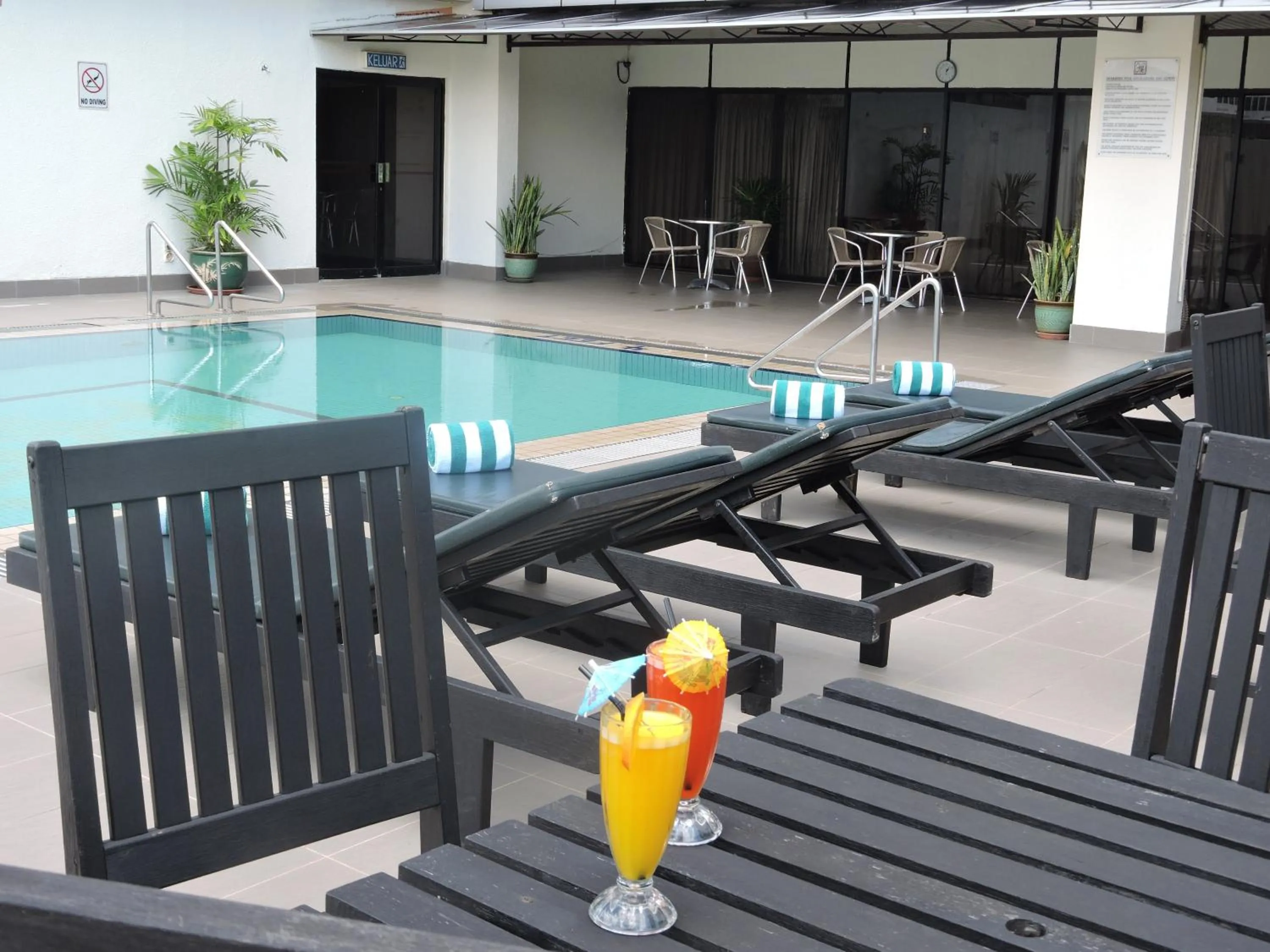 Swimming pool in Hotel Grand Continental Kuching