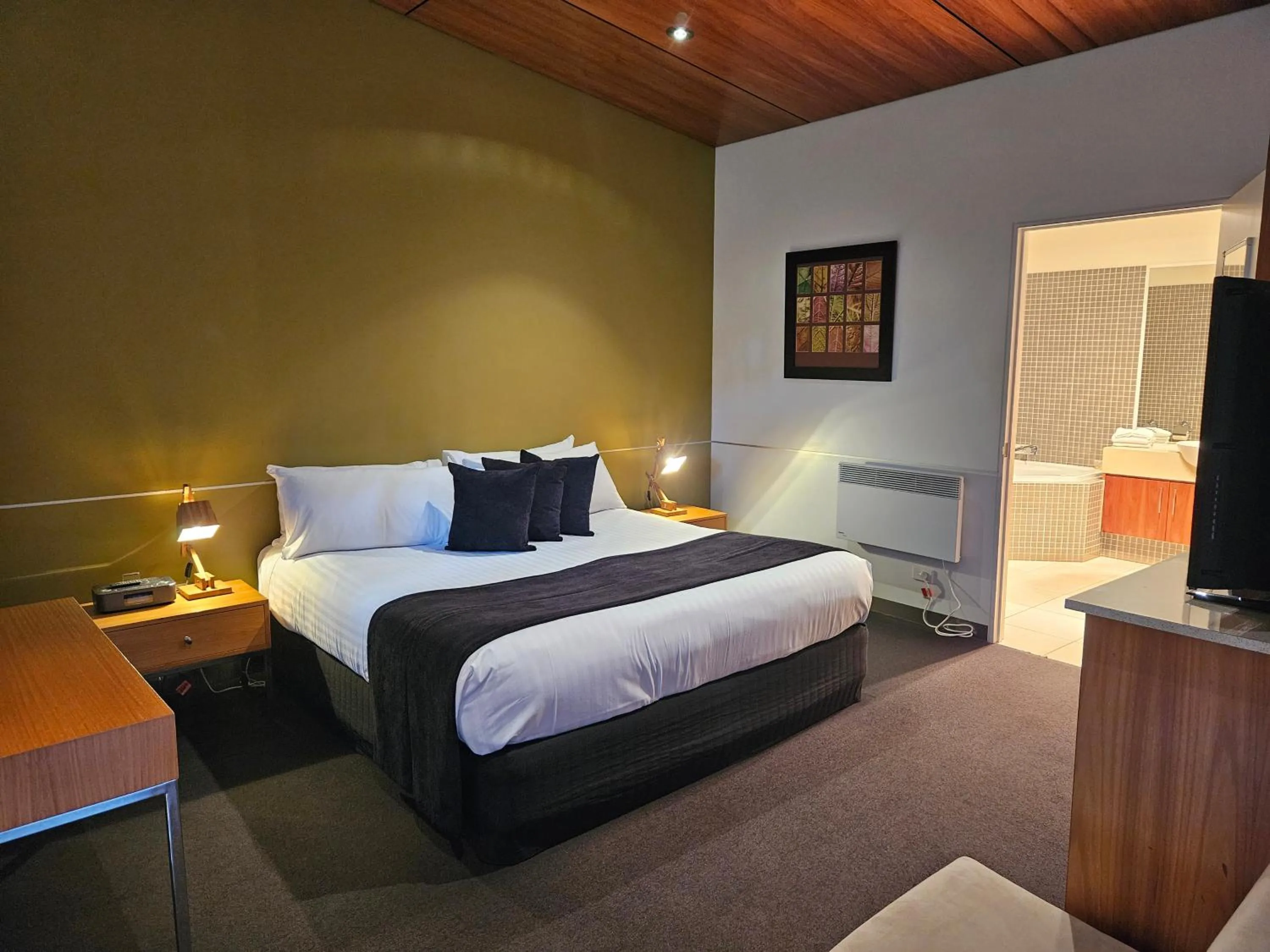 Bedroom, Bed in Tall Timbers Tasmania