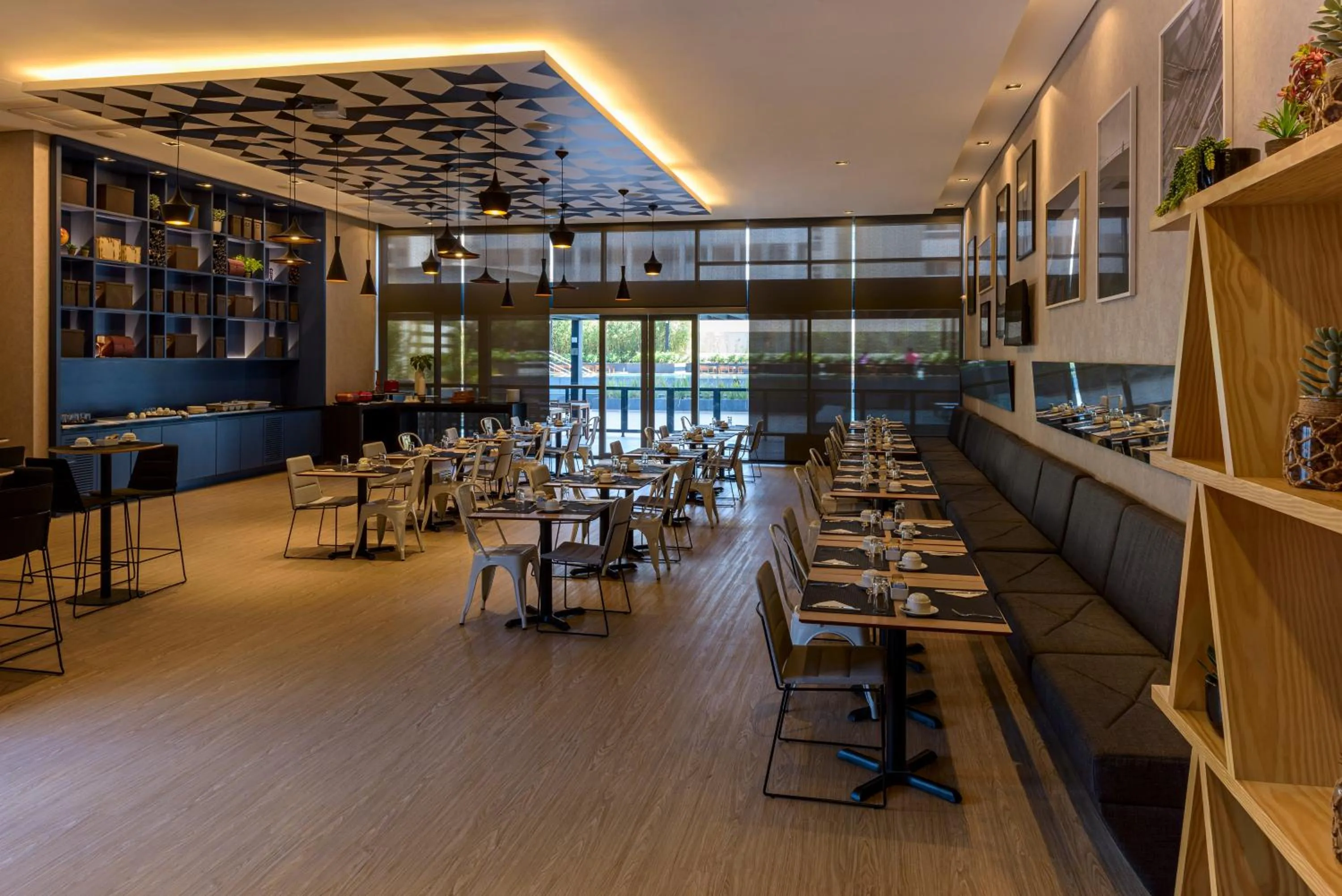 Restaurant/places to eat in Mercure Sao Paulo Barra Funda