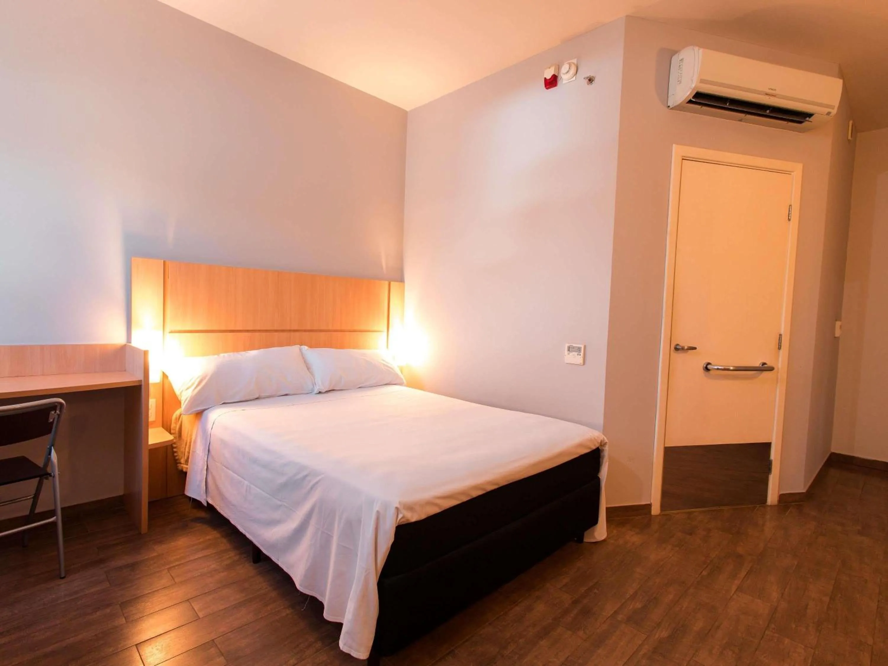 Bedroom, Bed in ibis Presidente Prudente Manoel Goulart