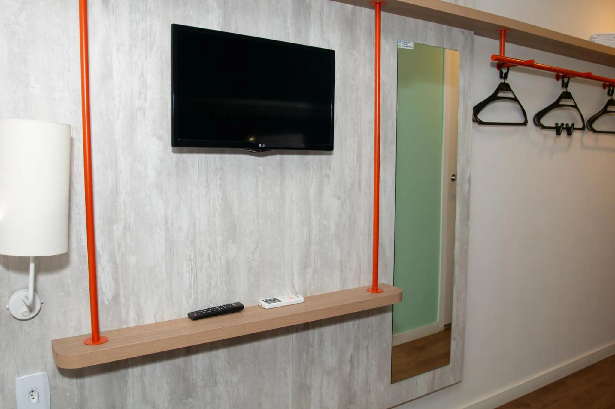 Bedroom in ibis budget Manhuaçu