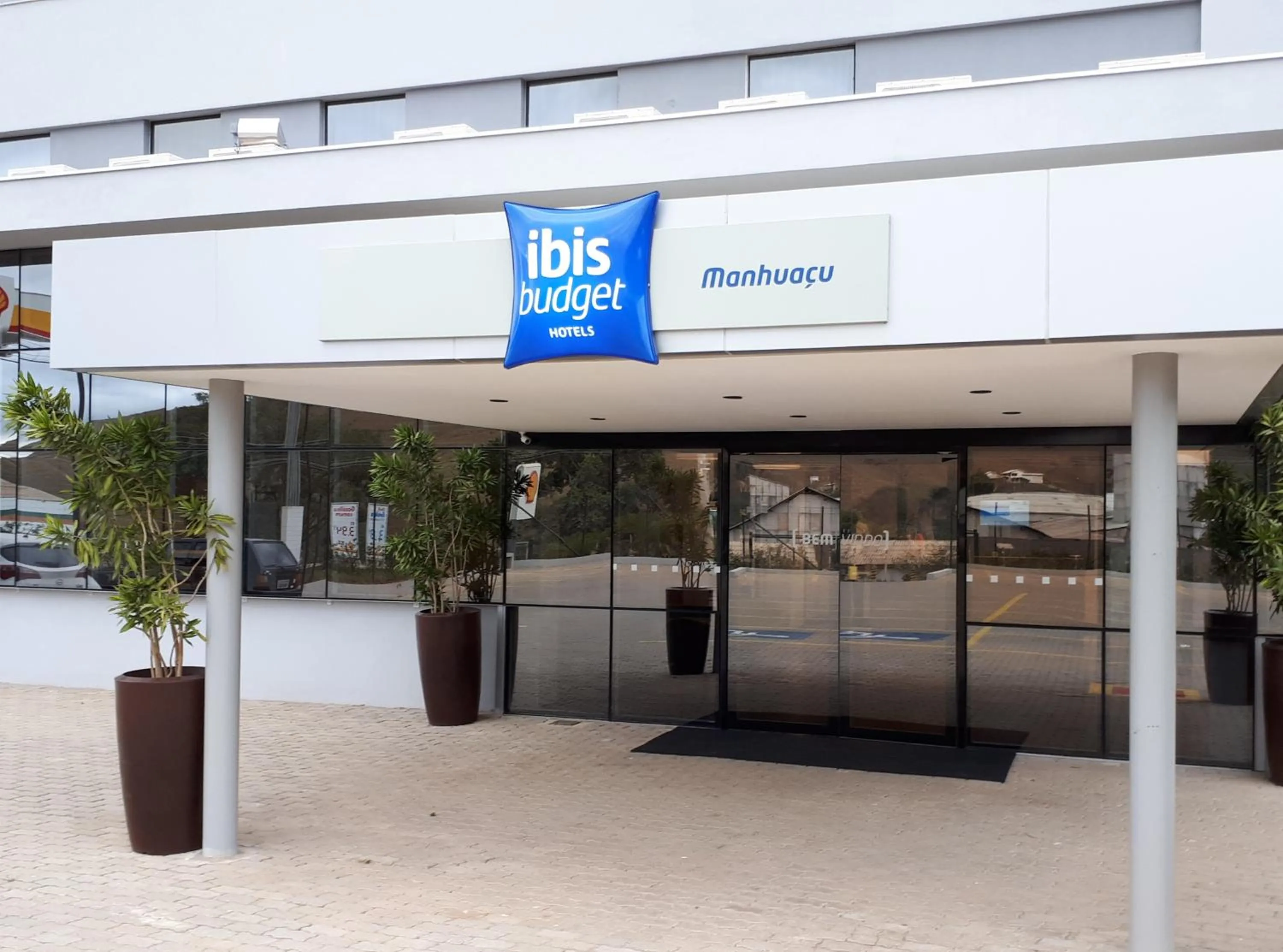 Facade/entrance in ibis budget Manhuaçu
