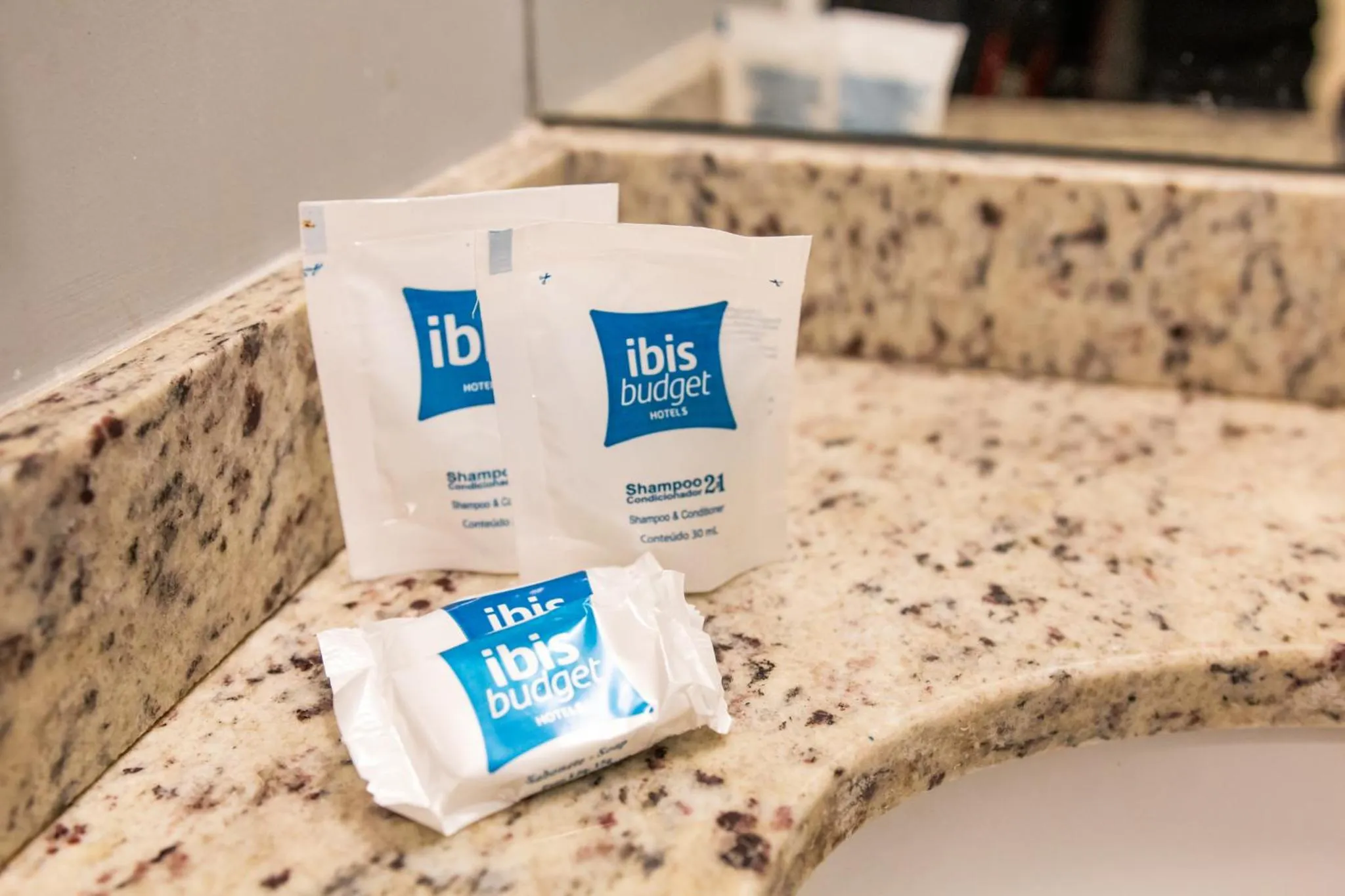 Bedroom in ibis budget Manhuaçu