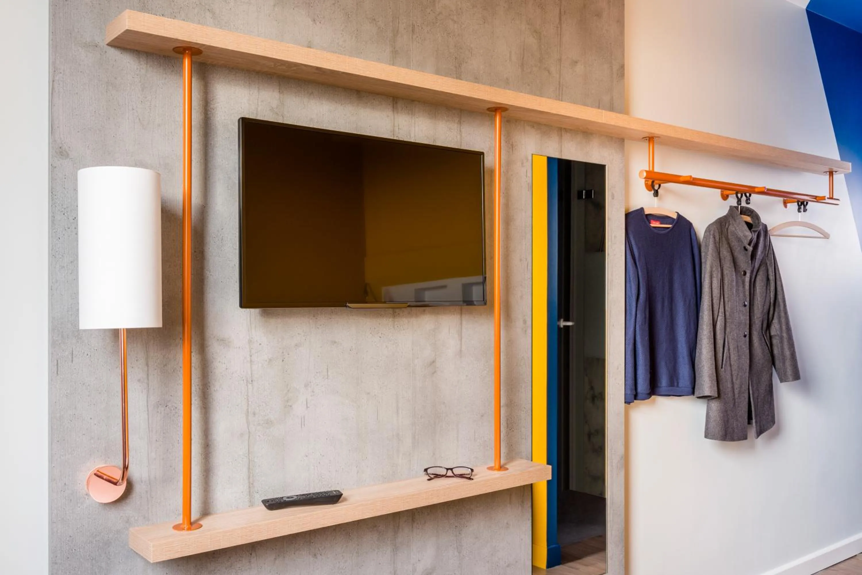 TV and multimedia in Ibis Budget Amiens Centre Gare