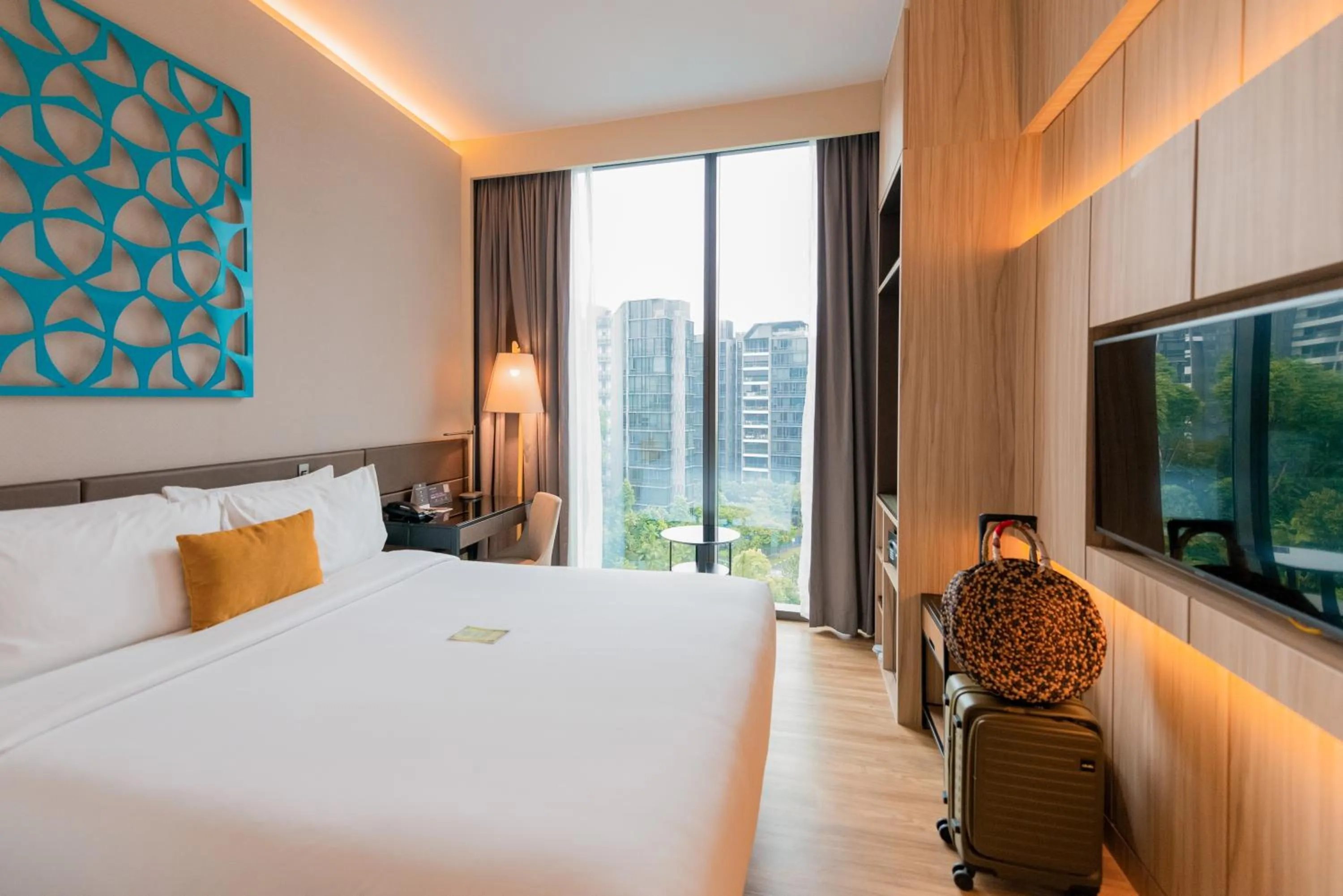 Bedroom, Bed in Mercure Singapore On Stevens