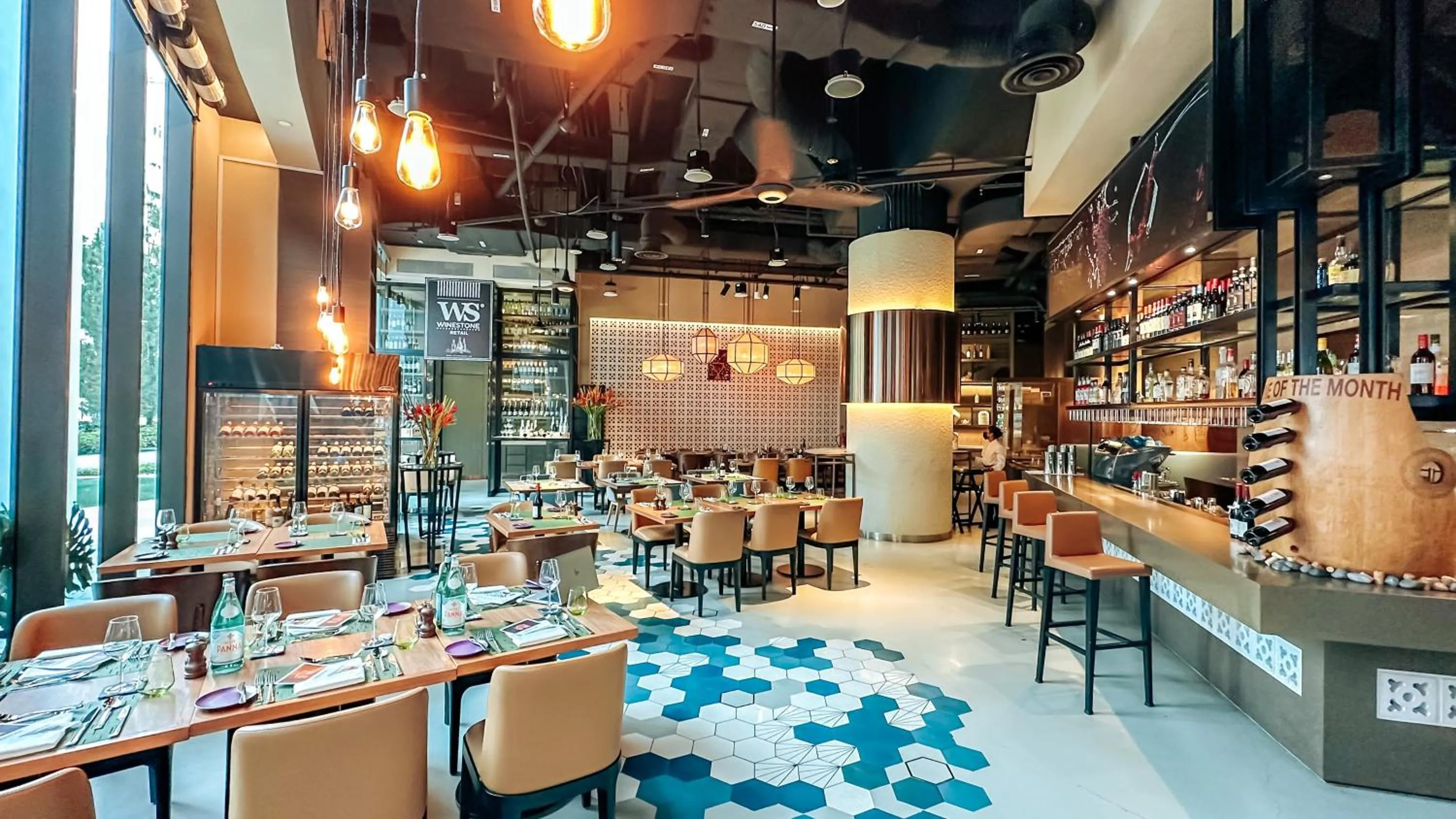 Restaurant/places to eat in Mercure Singapore On Stevens