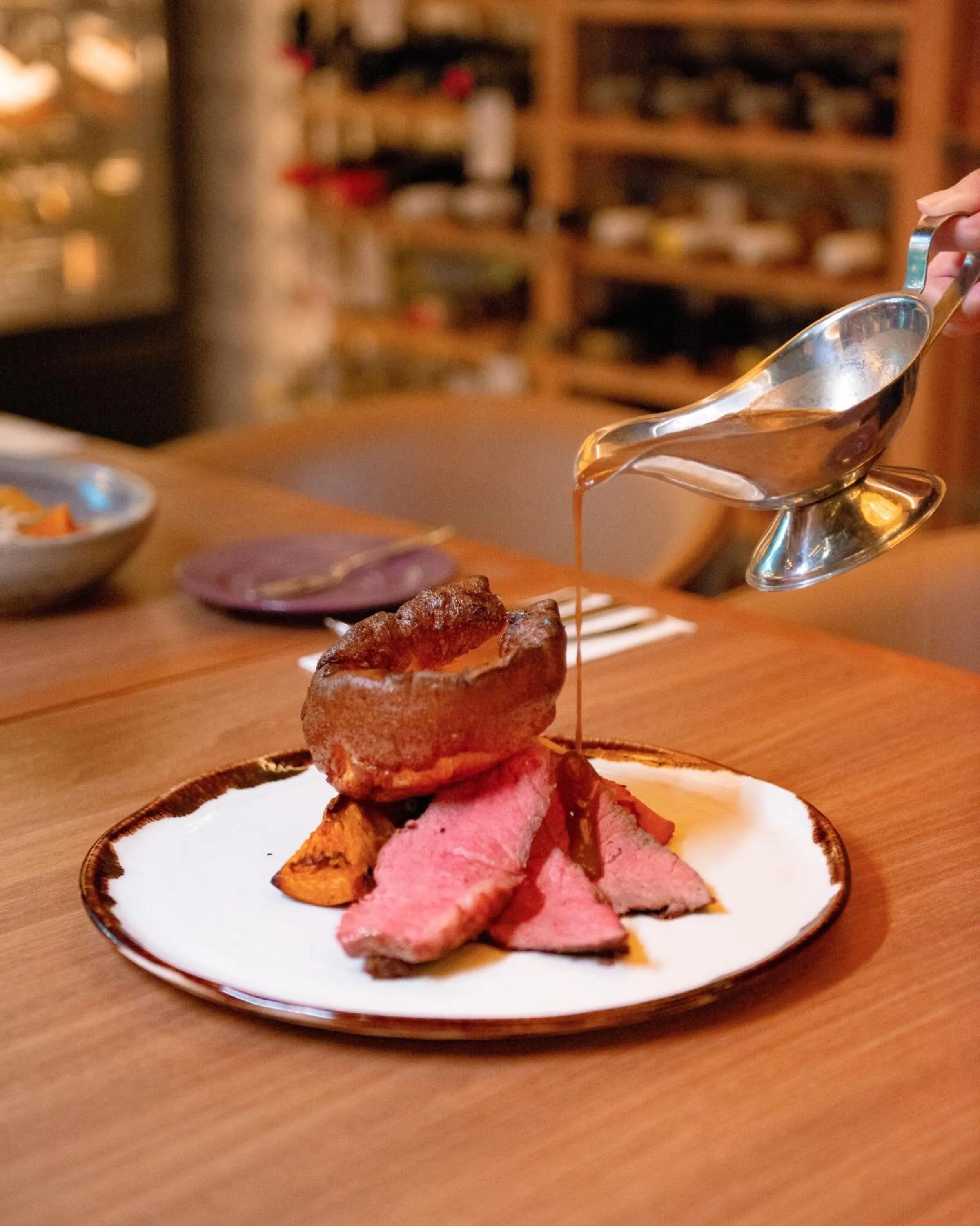 Restaurant/places to eat in Mercure Singapore On Stevens