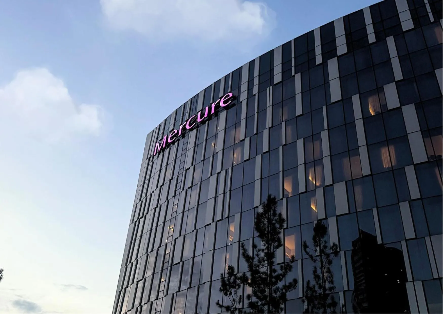 Property building in Mercure Singapore On Stevens