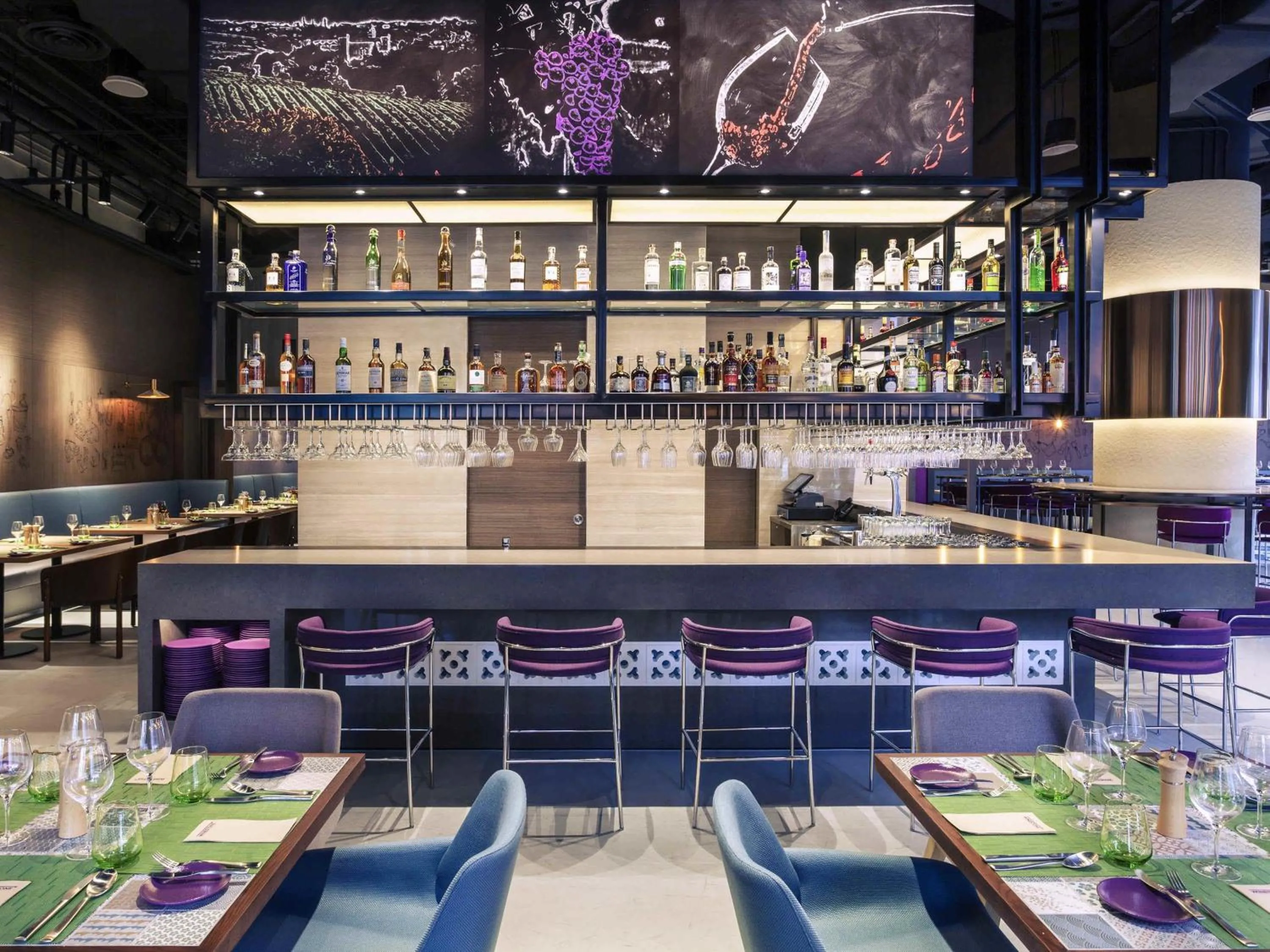 Restaurant/places to eat in Mercure Singapore On Stevens