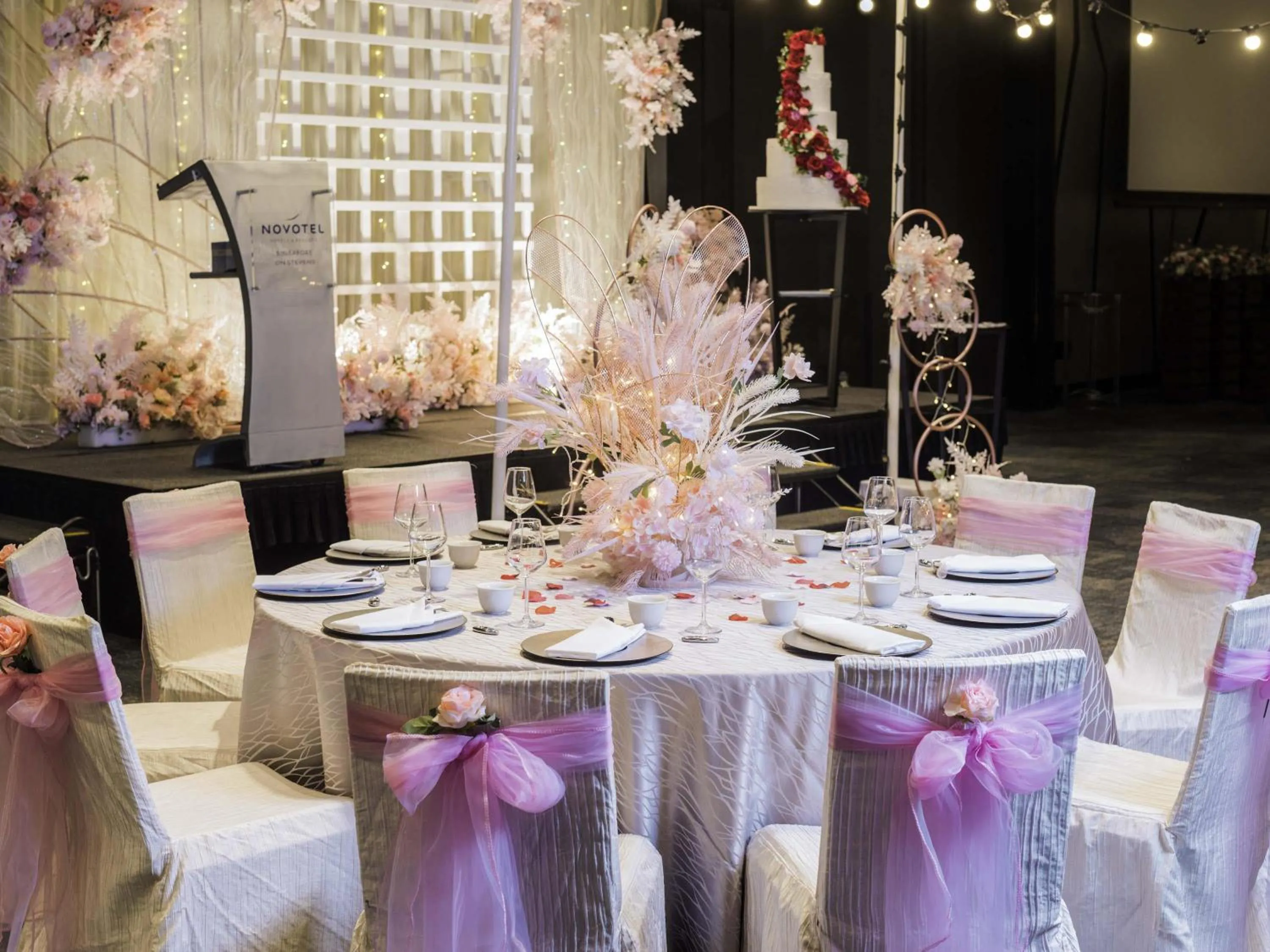 wedding in Novotel Singapore On Stevens