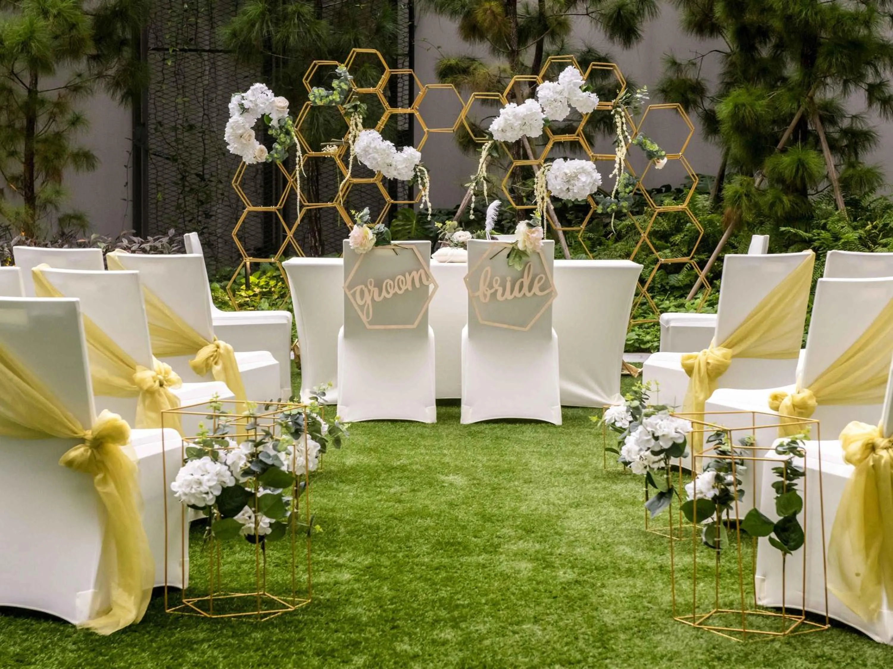 wedding in Novotel Singapore On Stevens