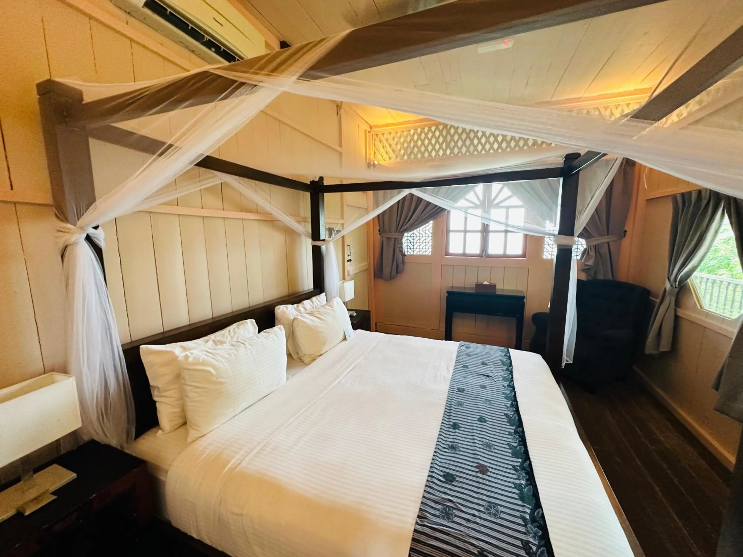 Bedroom, Bed in Temple Tree Resort