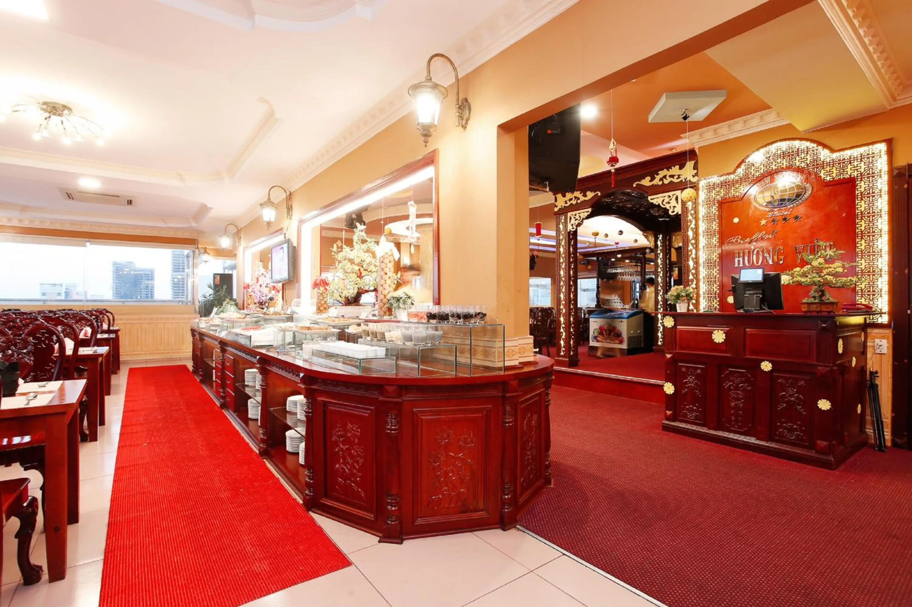 Restaurant/places to eat in New Pacific Hotel