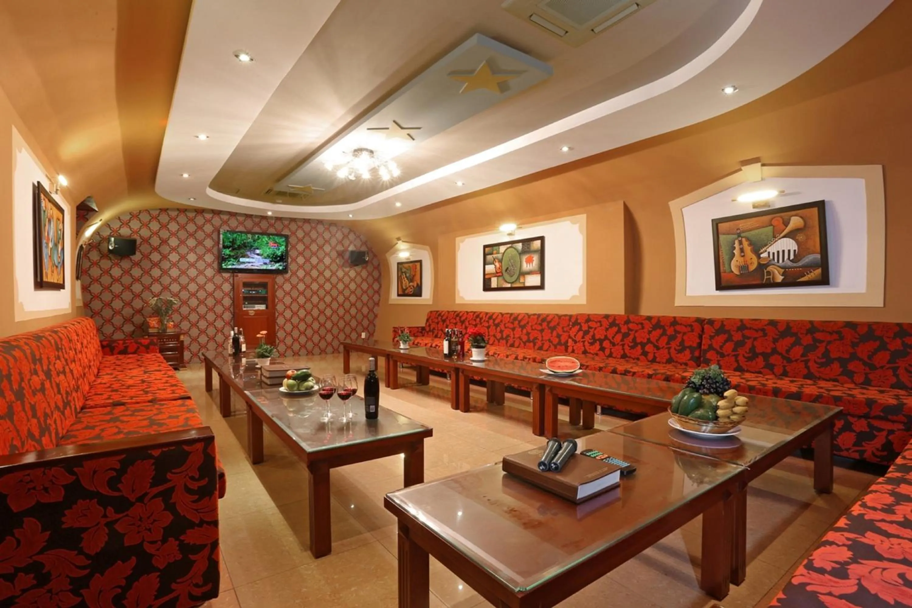 Communal lounge/ TV room in New Pacific Hotel