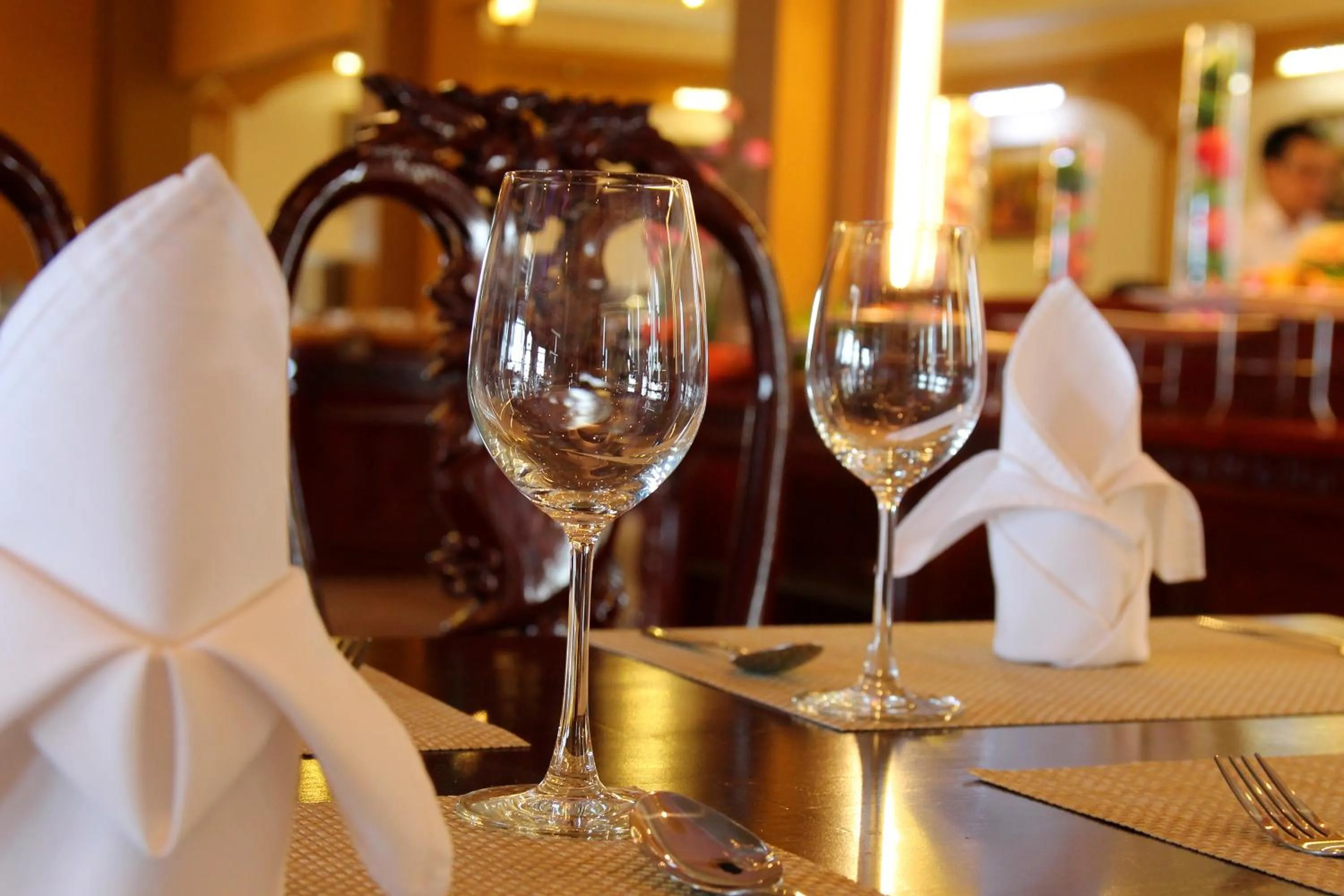 Restaurant/places to eat in New Pacific Hotel