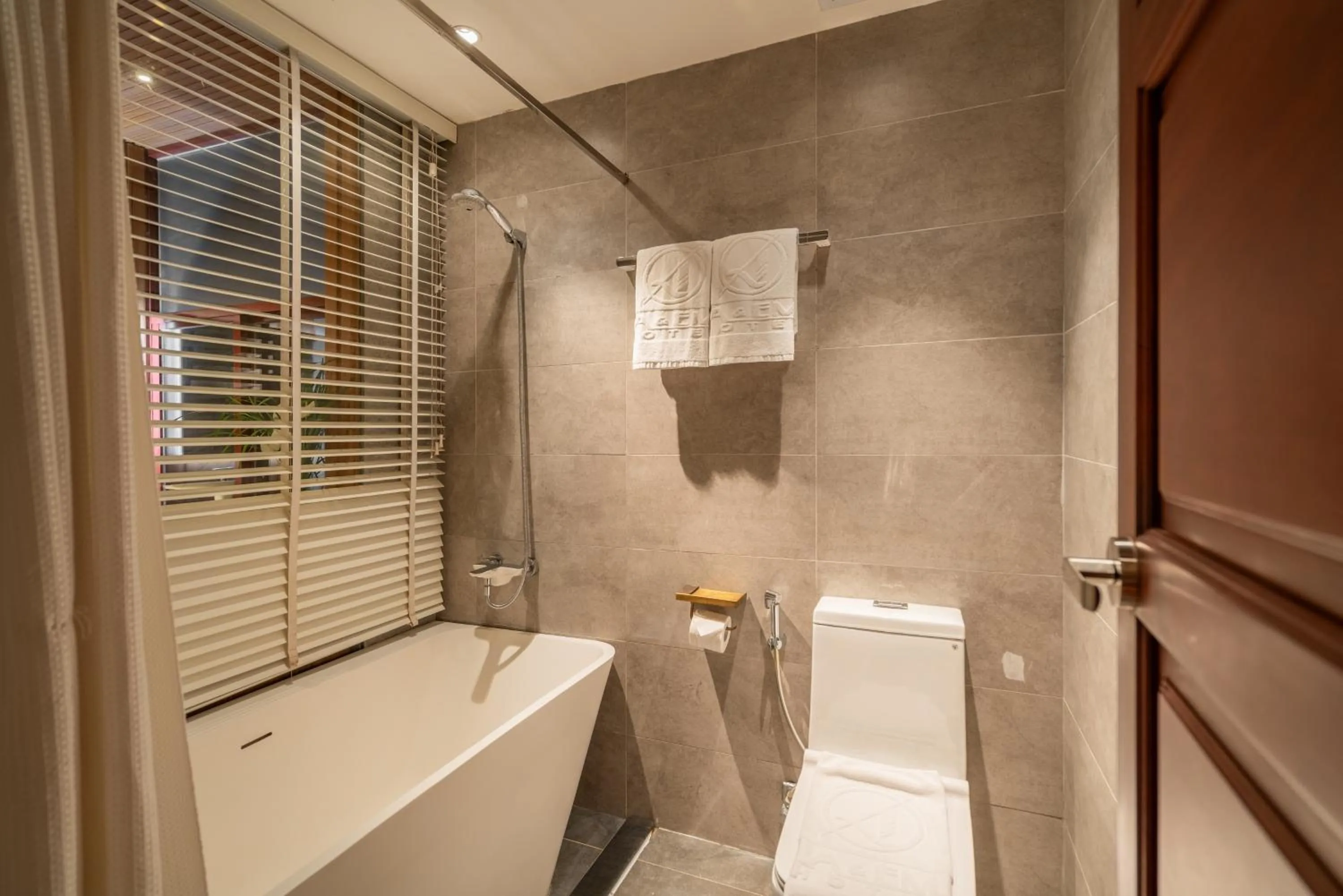 Shower in A&EM Art Hotel