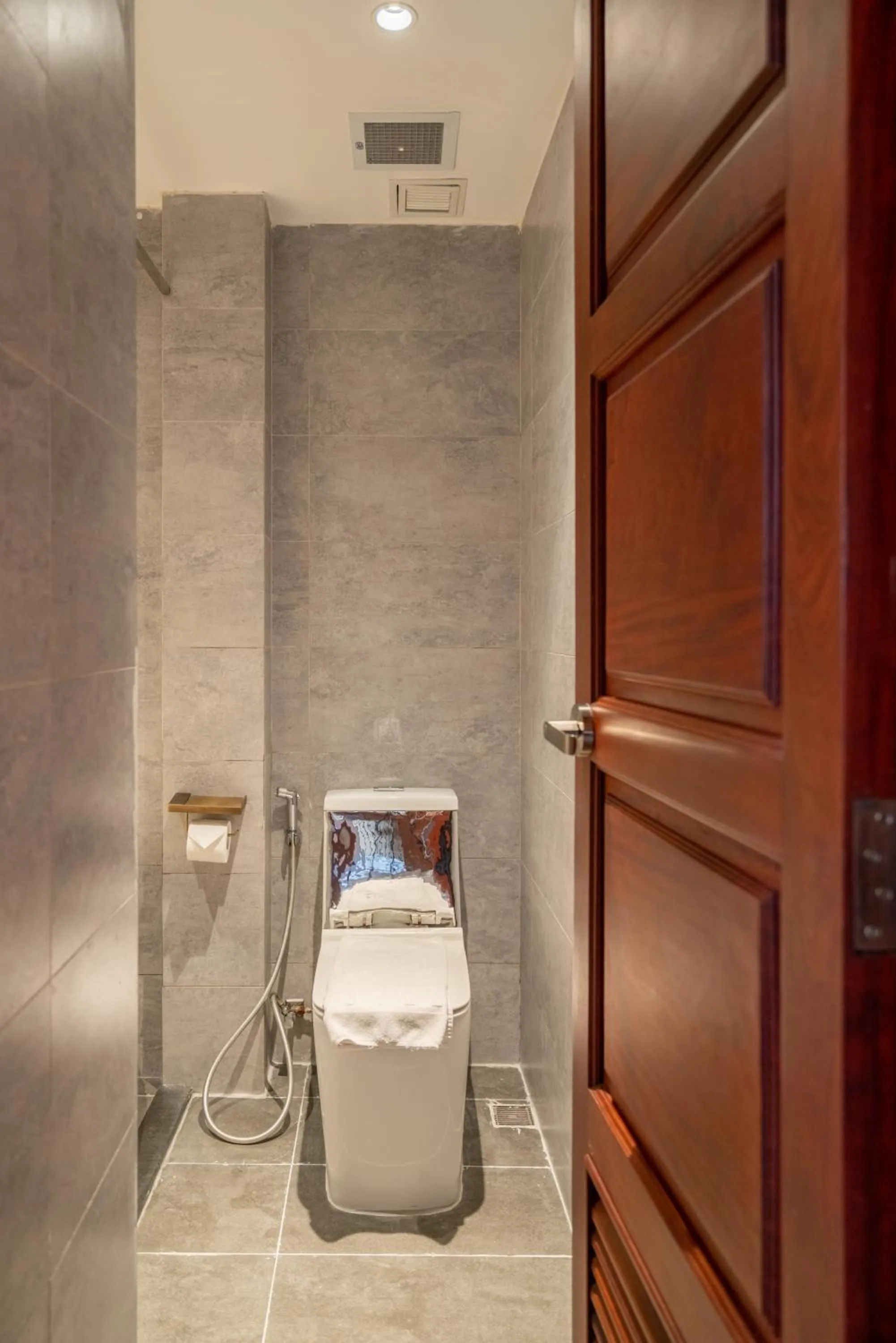 Toilet in A&EM Art Hotel