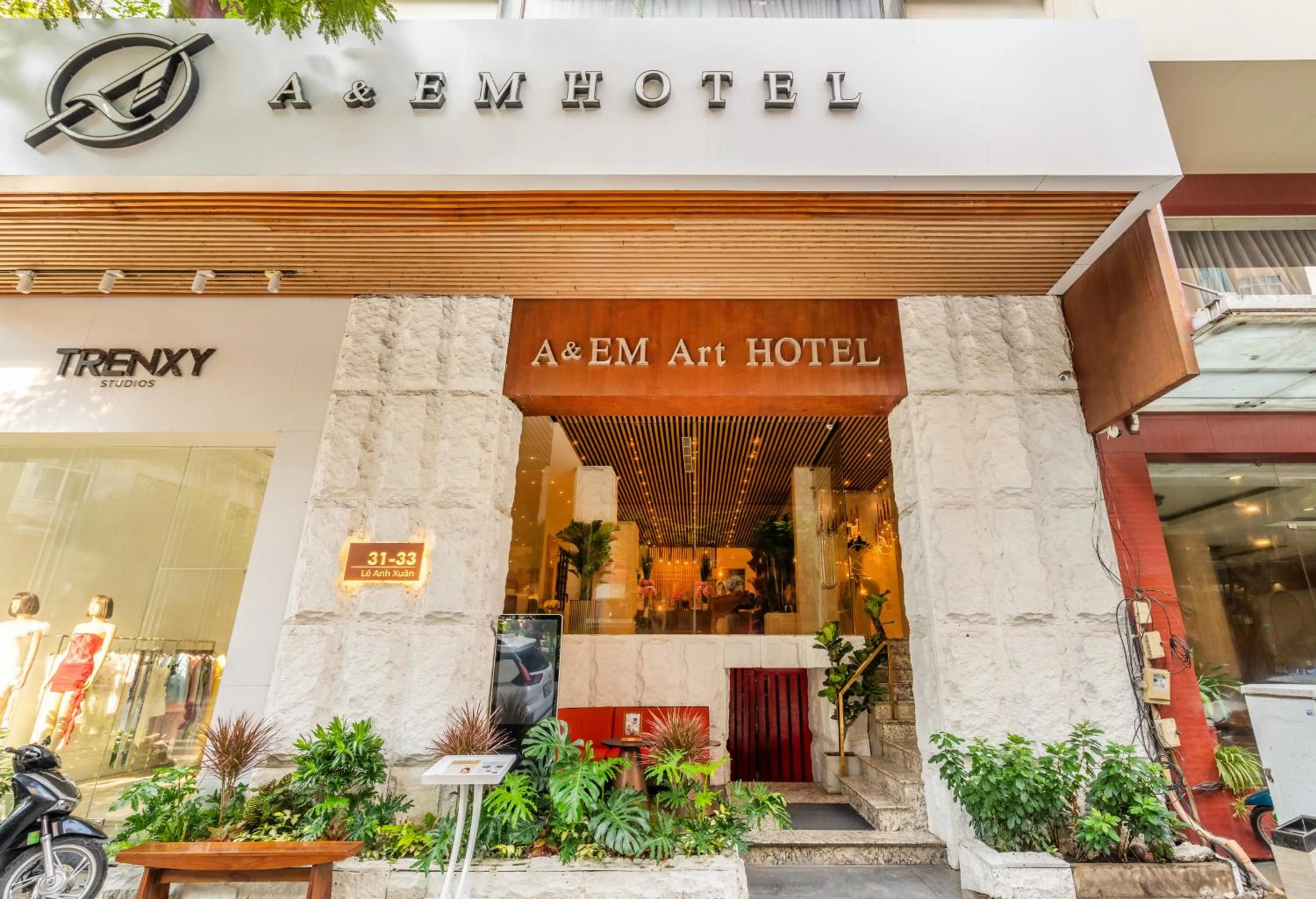 Facade/entrance in A&EM Art Hotel