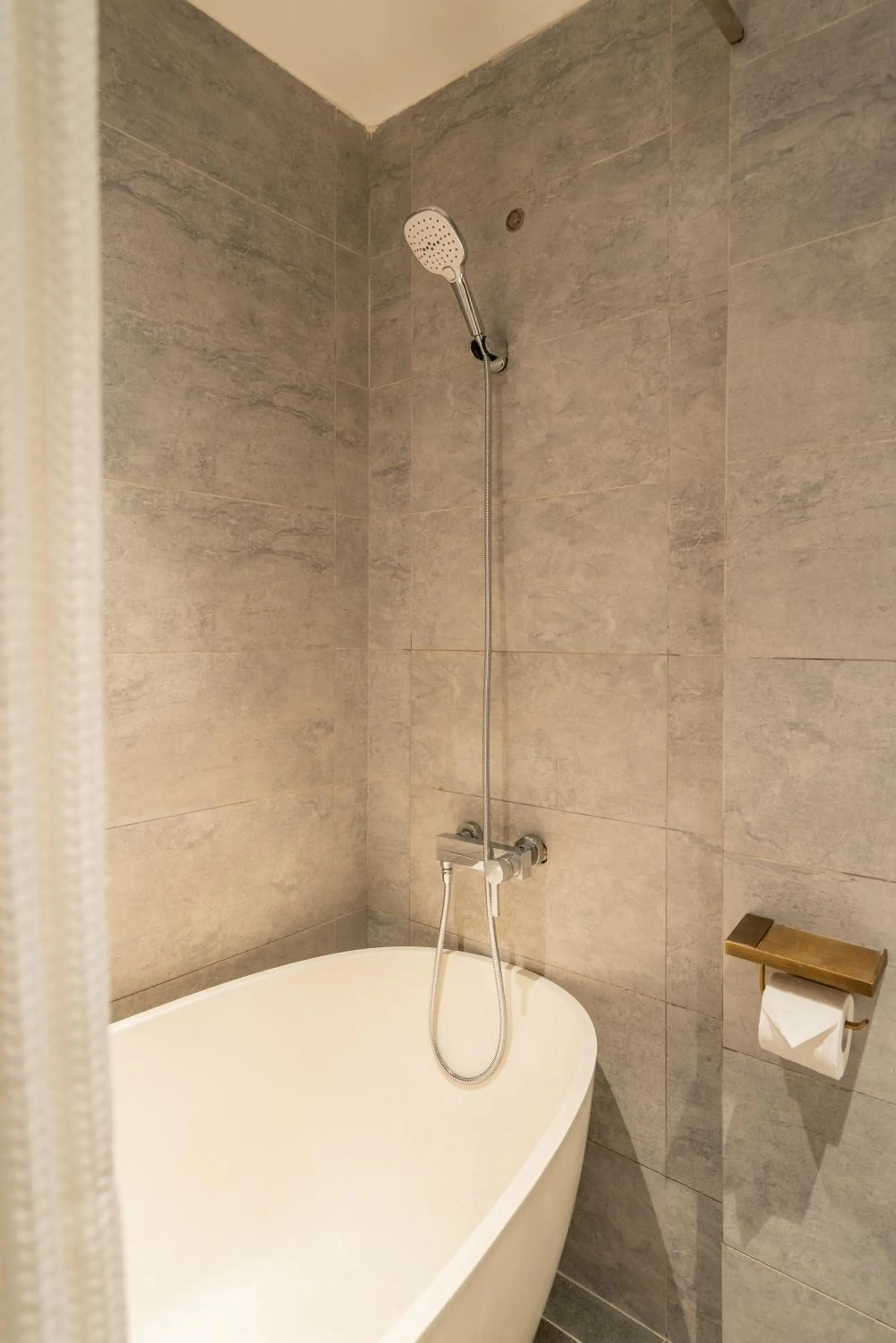 Shower in A&EM Art Hotel