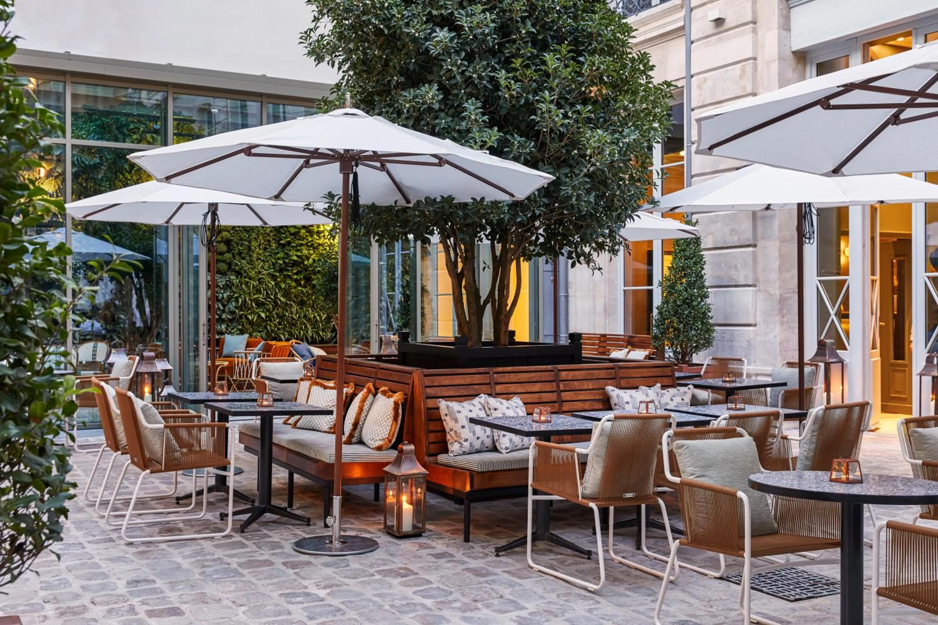 Restaurant/places to eat in The Hoxton, Paris