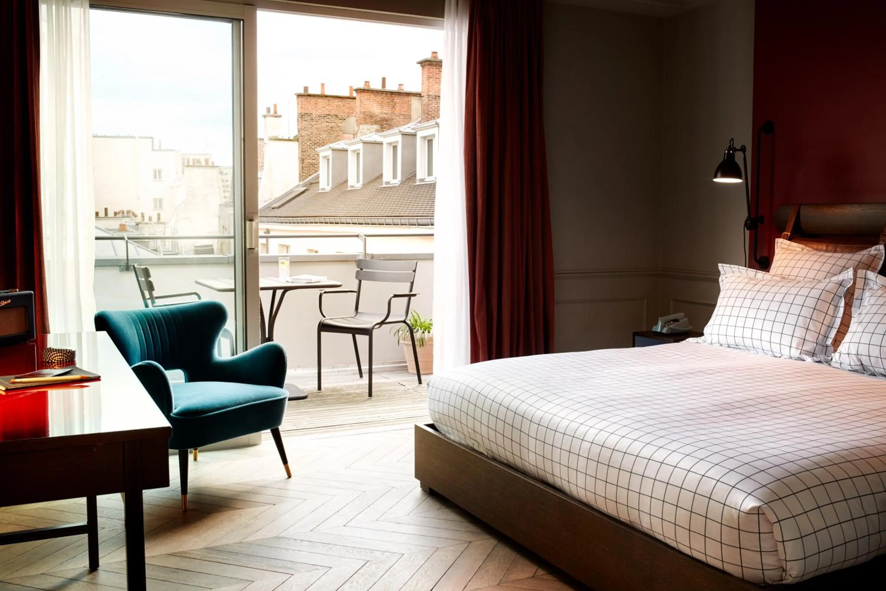 Bed in The Hoxton, Paris